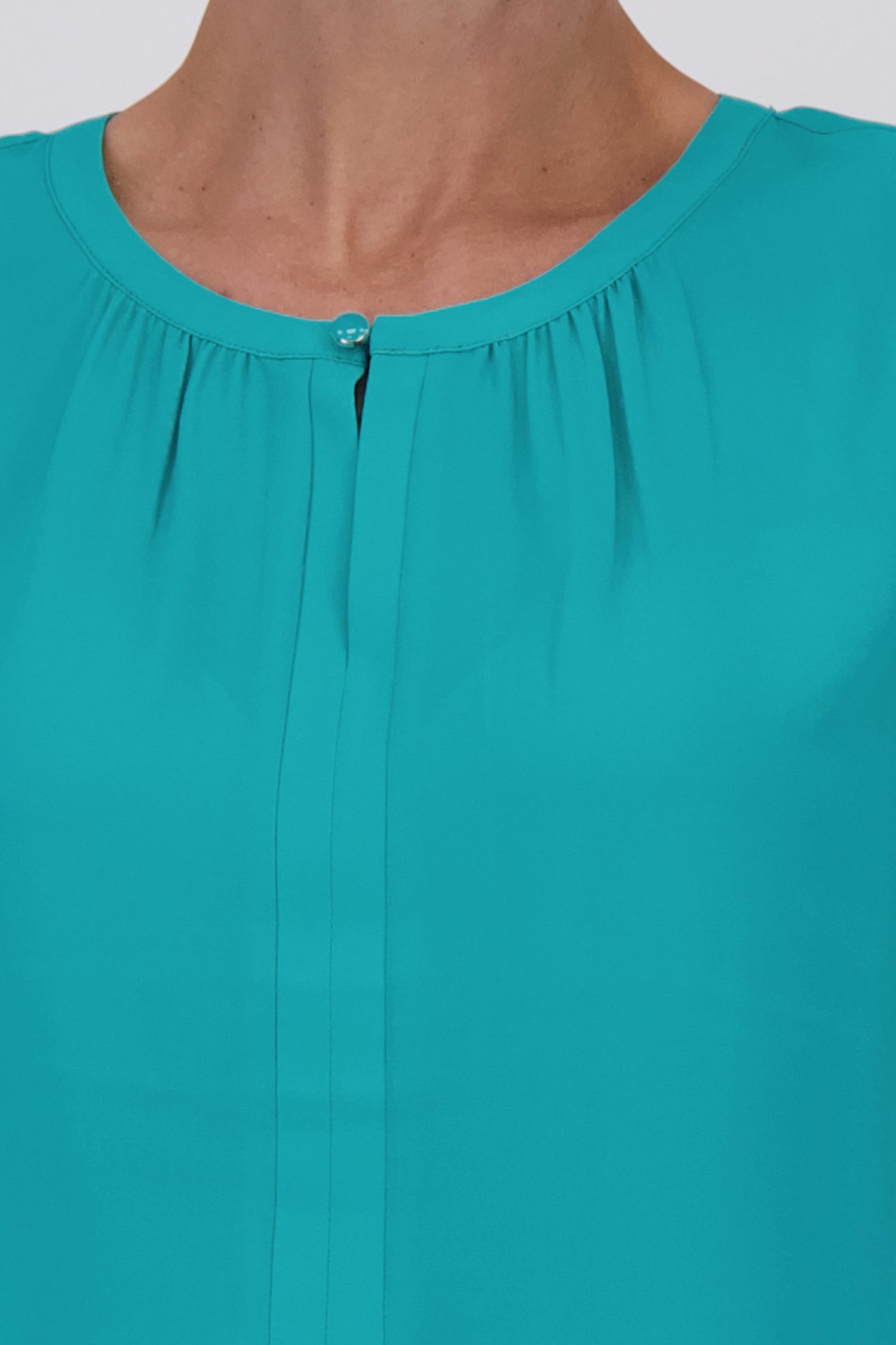 Blouse turquoise à manches papillon courtes de Claude Arielle pour Femmes