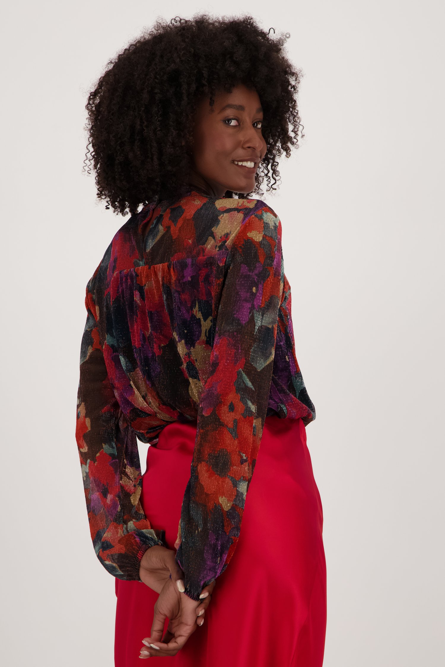 Achterkant van Blouse van mesh met kleurrijk bloemenmotief door Geisha voor Dames