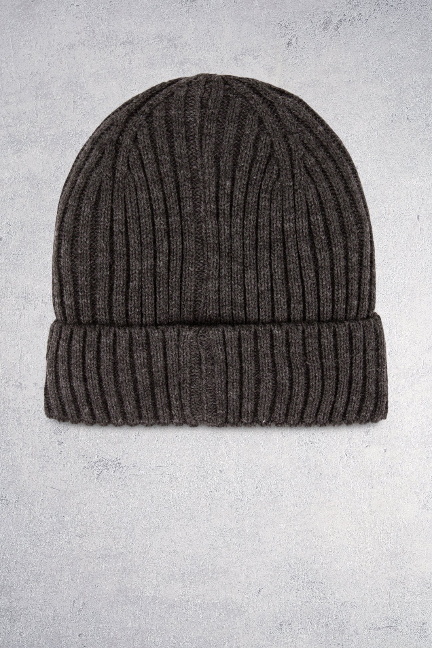 Le devant de Bonnet en tricot coêtelé gris foncé de Michaelis pour Hommes