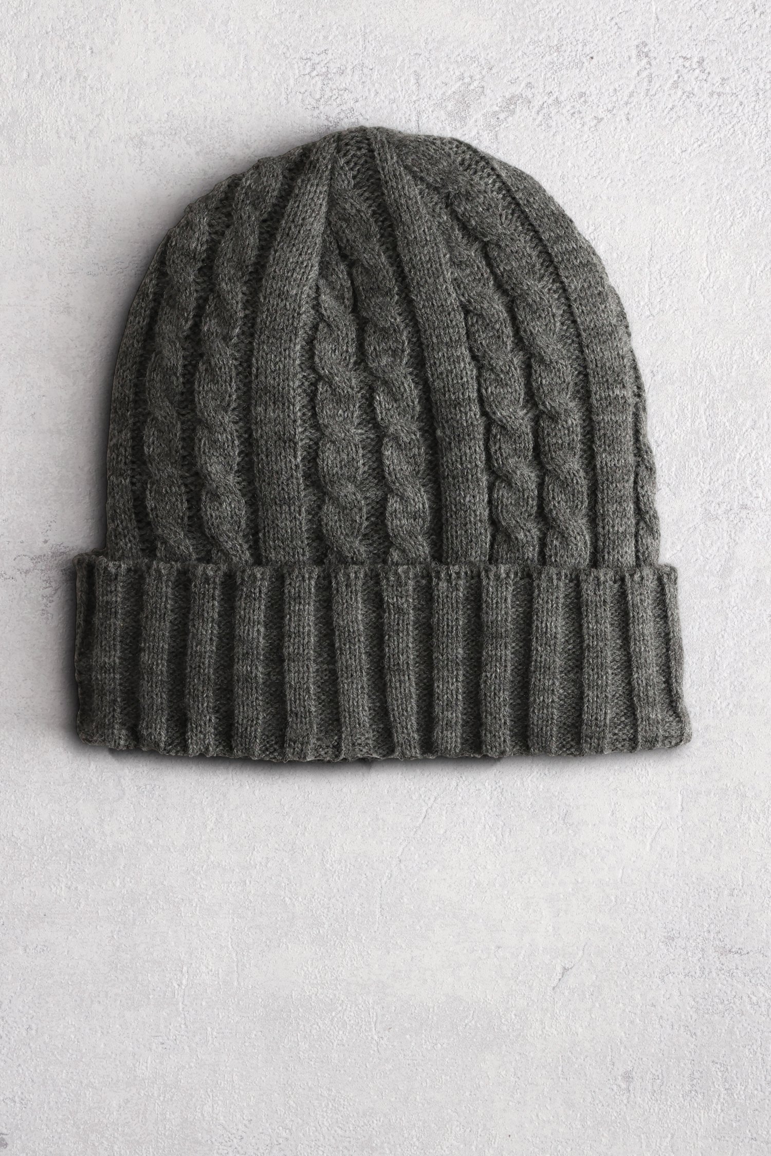 Le devant de Bonnet tricoté gris à motif torsadé de Liberty Island pour Hommes