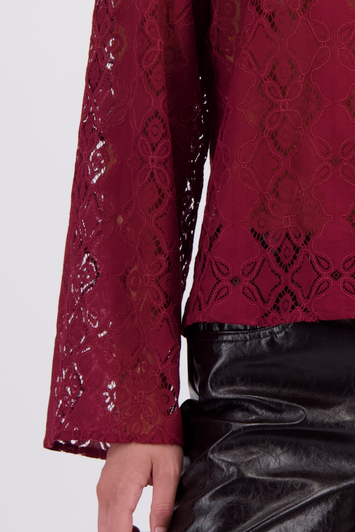 Detail van Bordeaux blouse met kant door JDY voor Dames