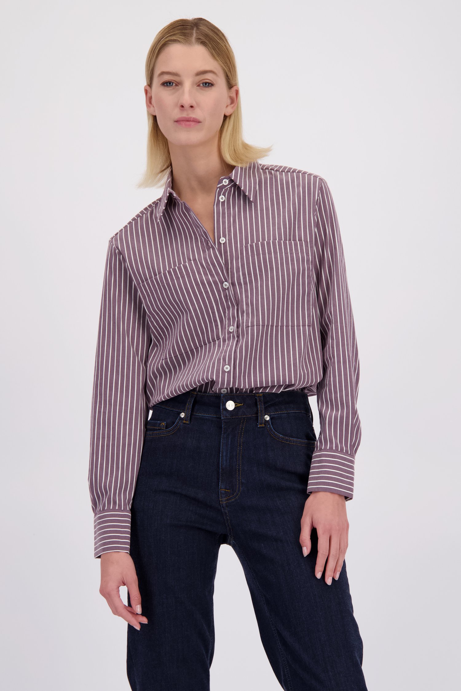 Voorkant van Bordeaux blouse met witte strepen door More & More voor Dames