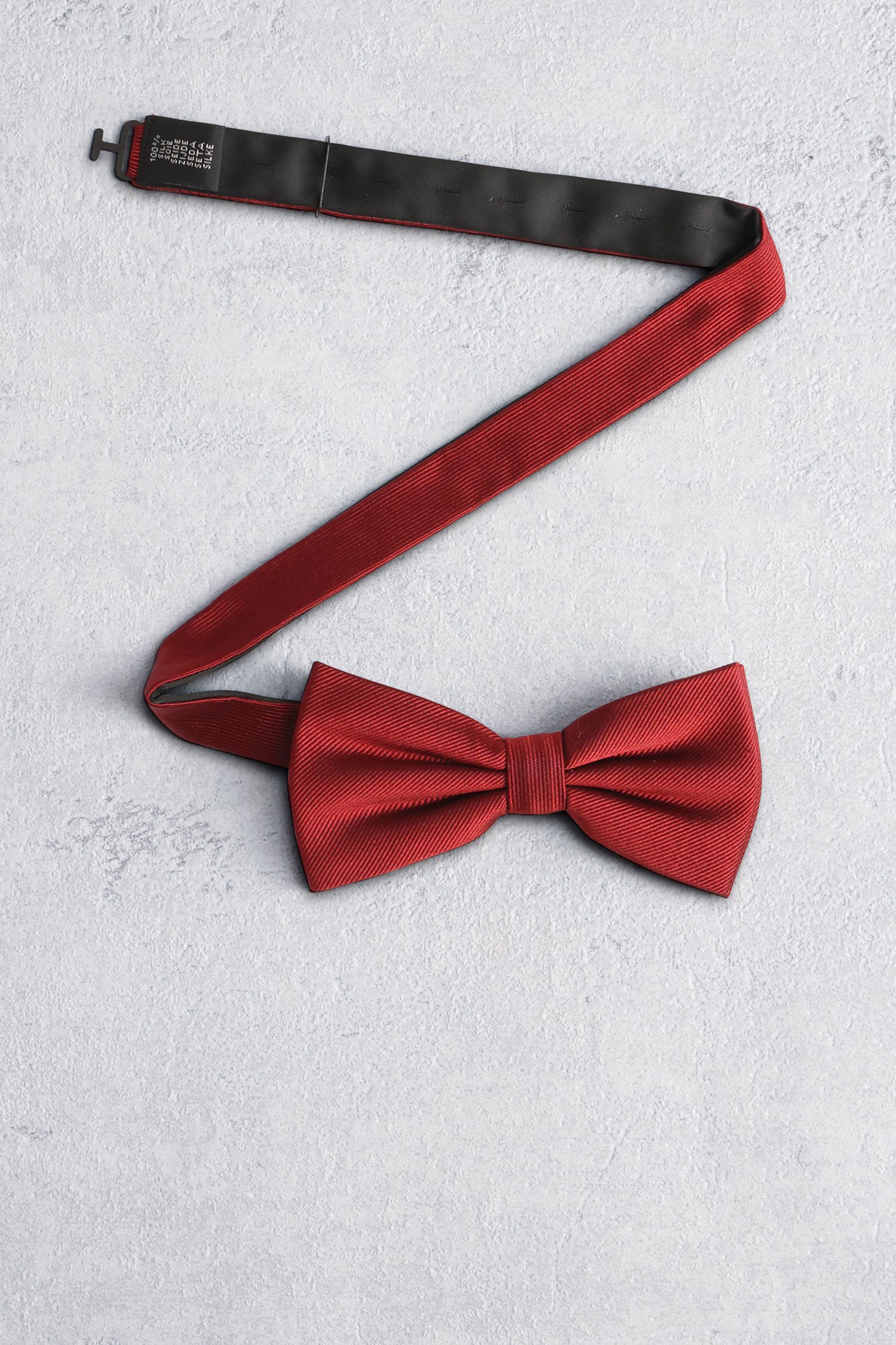 Voorkant van Bordeaux strik door Liberty Island voor Heren