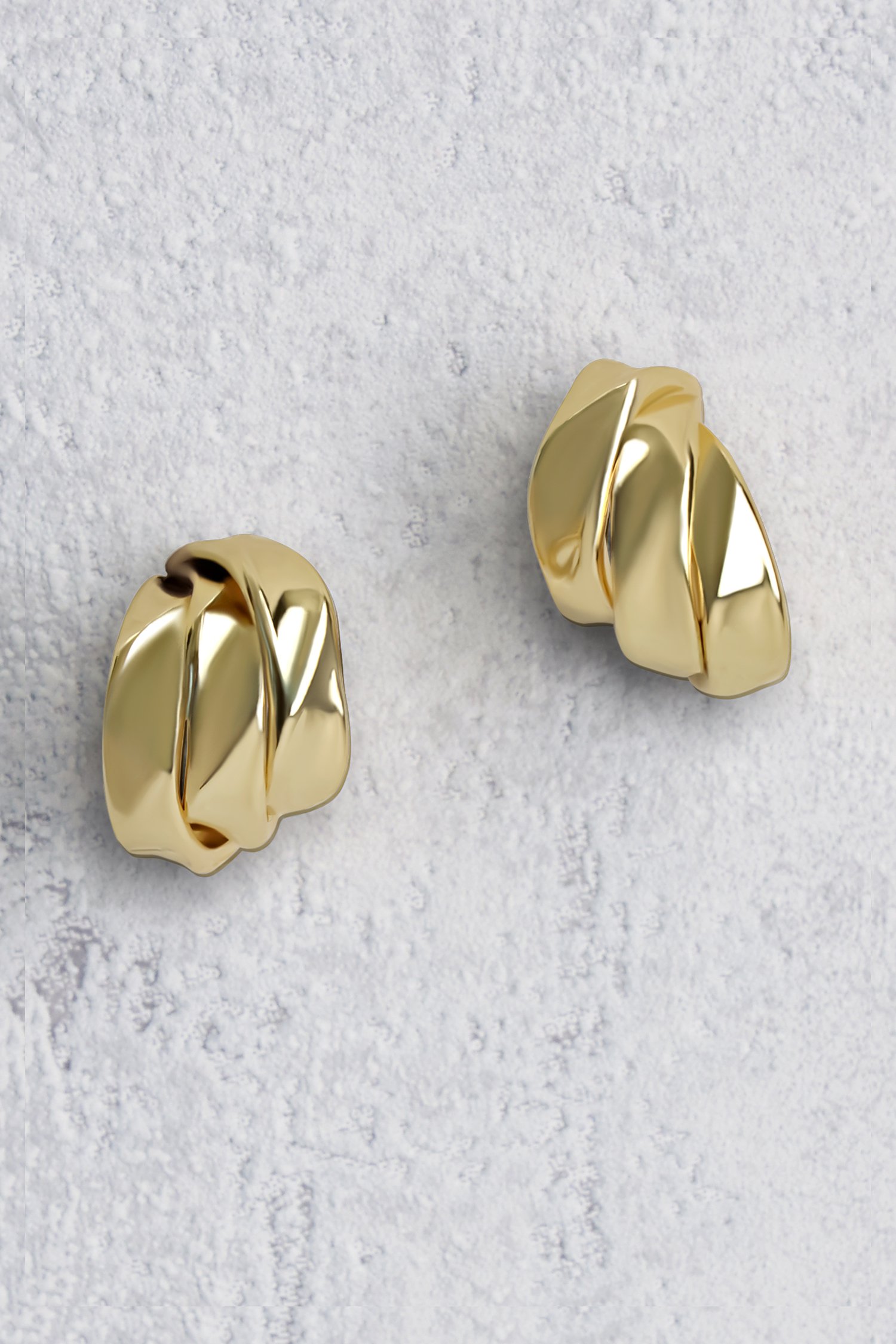 Le devant de Boucles d’oreilles dorées à trois anneaux de Liberty Island pour Femmes