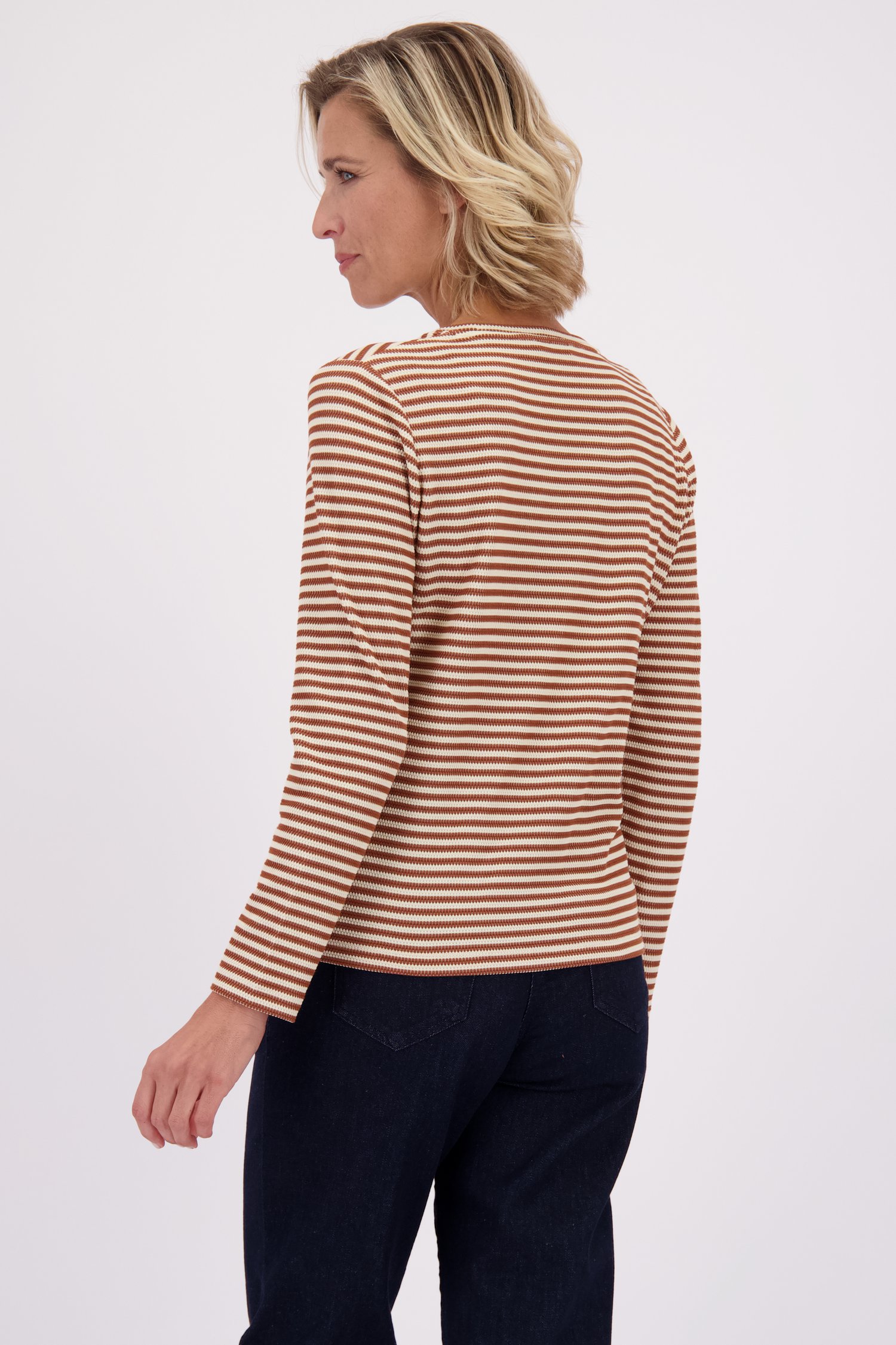 Achterkant van Bruin-beige gestreept T-shirt  door Claude Arielle voor Dames