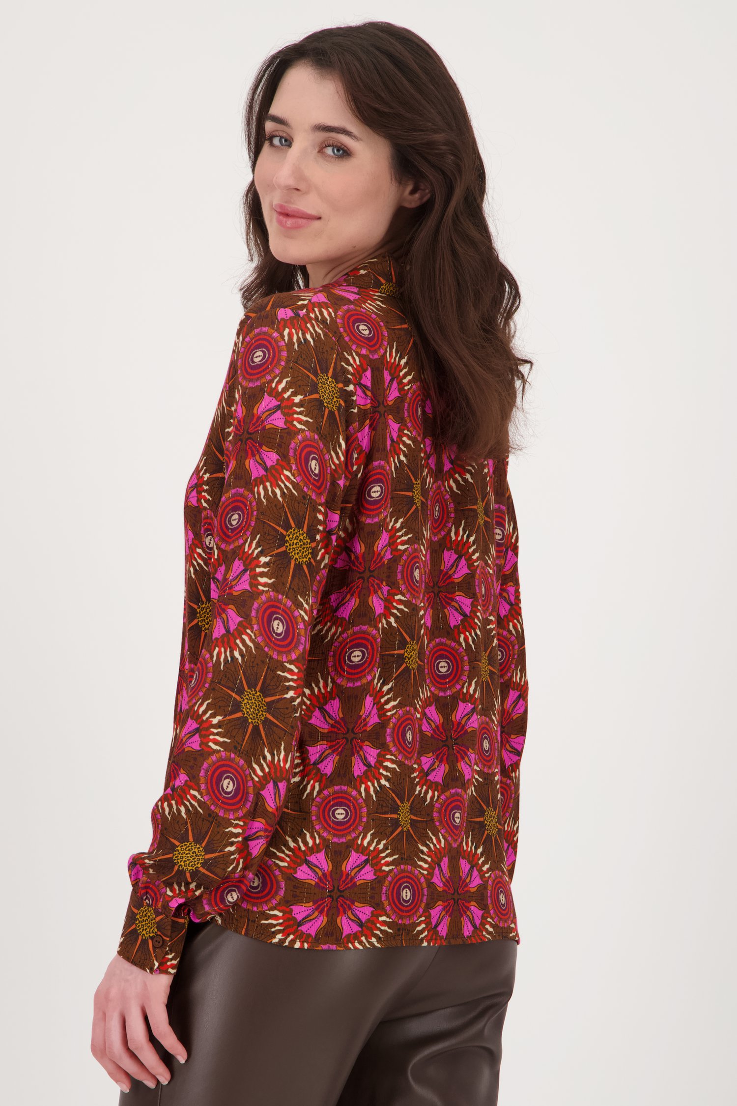 Bruine blouse met rood-roze print van Geisha voor Dames