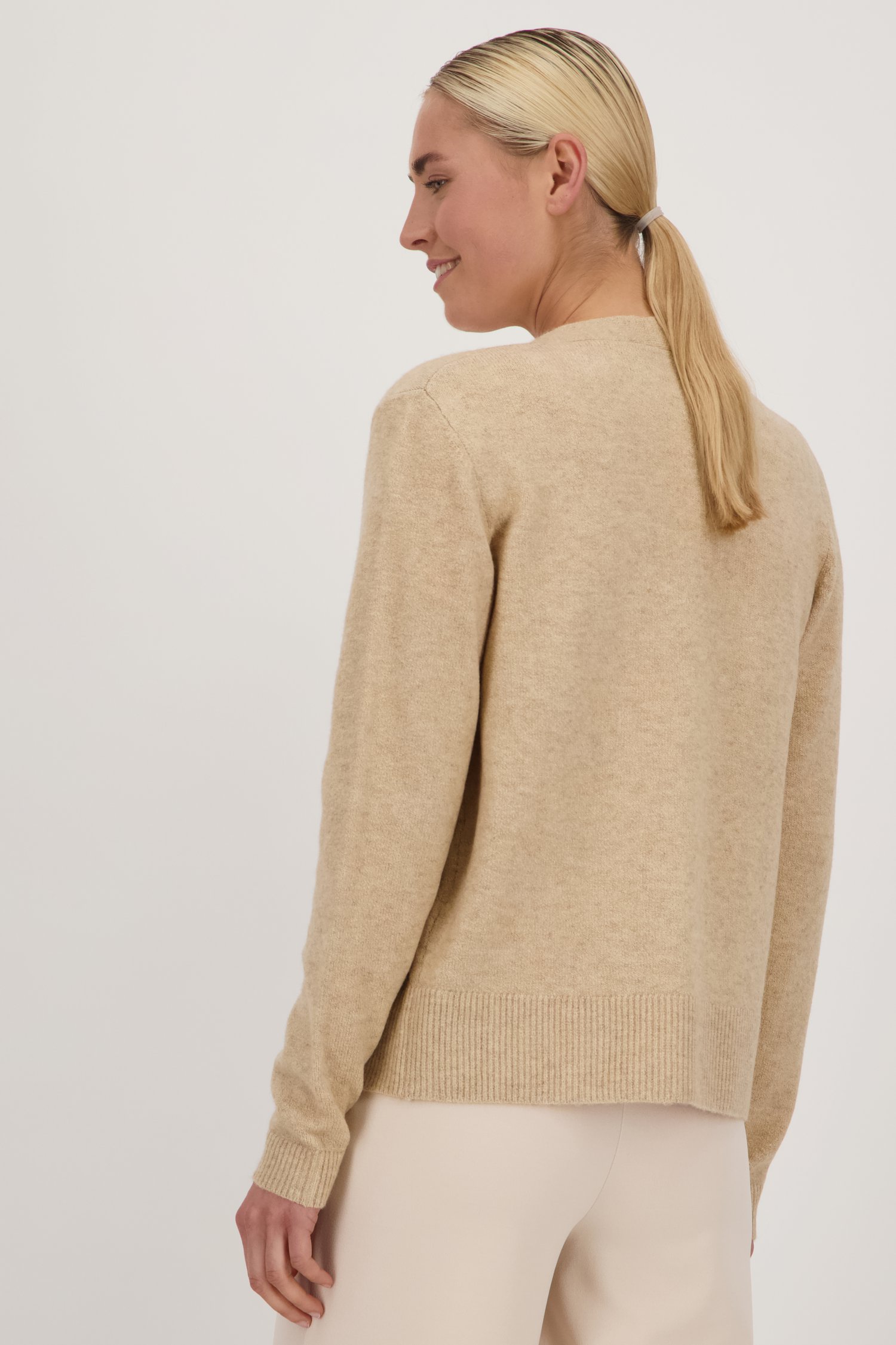 Le dos de Cardigan beige sans boutons de Liberty Island pour Femmes