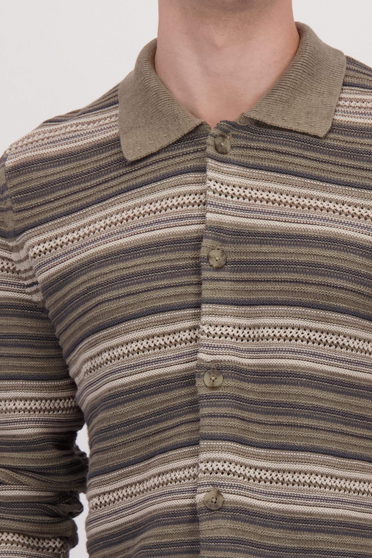 Détail de Cardigan brun rayé à manches longues de Marc O'Polo pour Hommes
