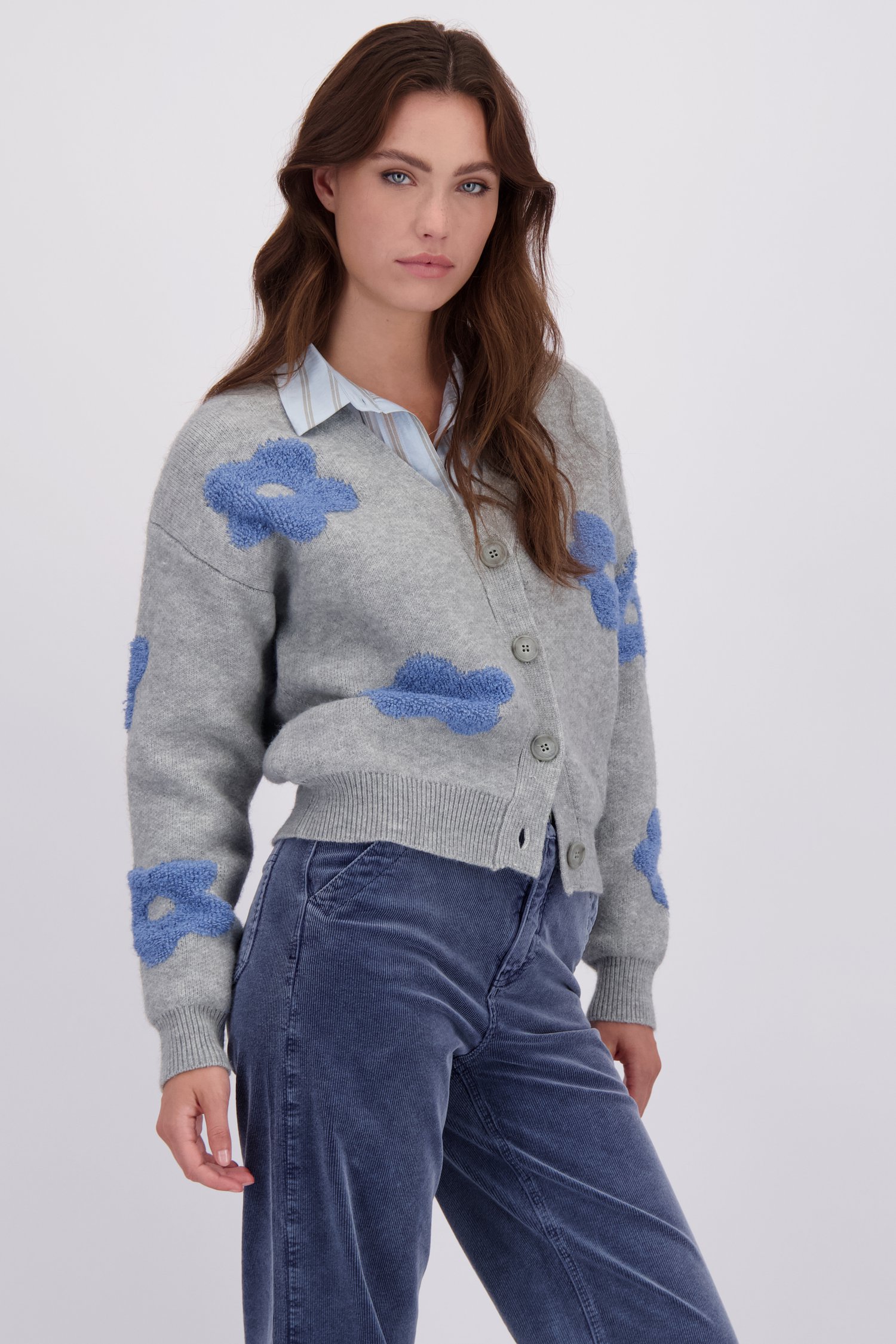 Cardigan ajusté pour femmes à col rond avec boutons – R Essentials