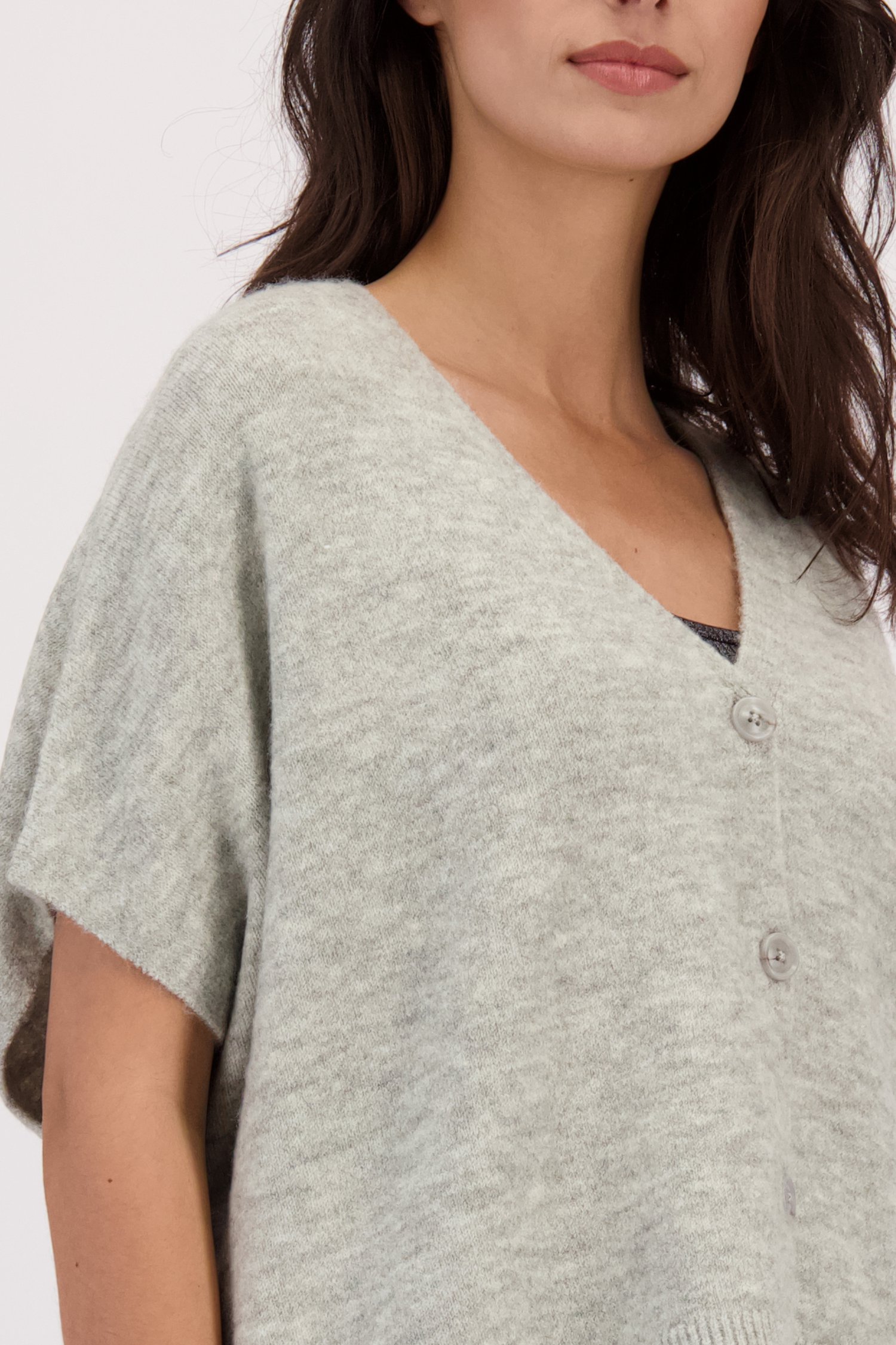 Détail de Cardigan gris oversize de Louise pour Femmes
