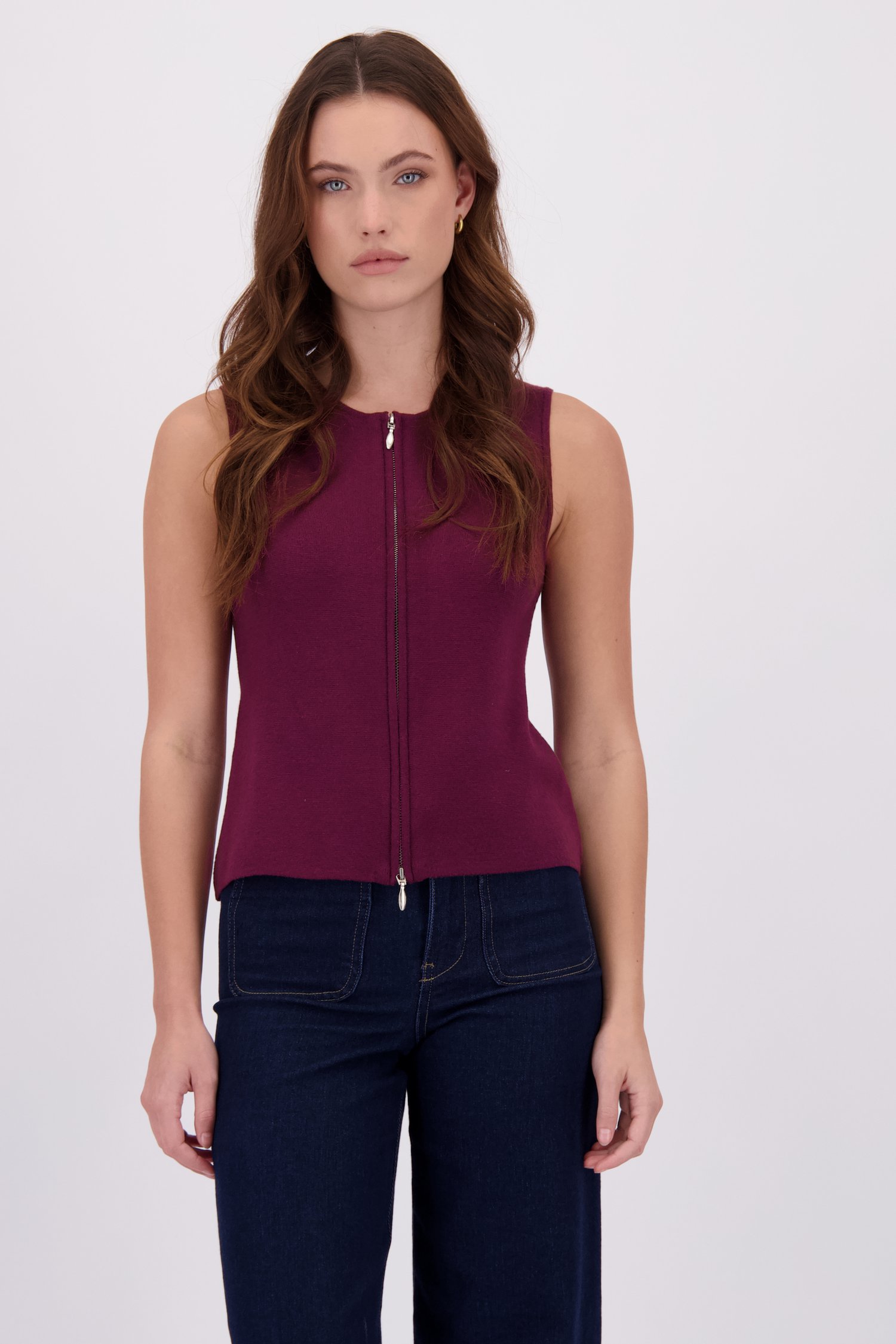 Le devant de Cardigan sans manches bordeaux de JDY pour Femmes