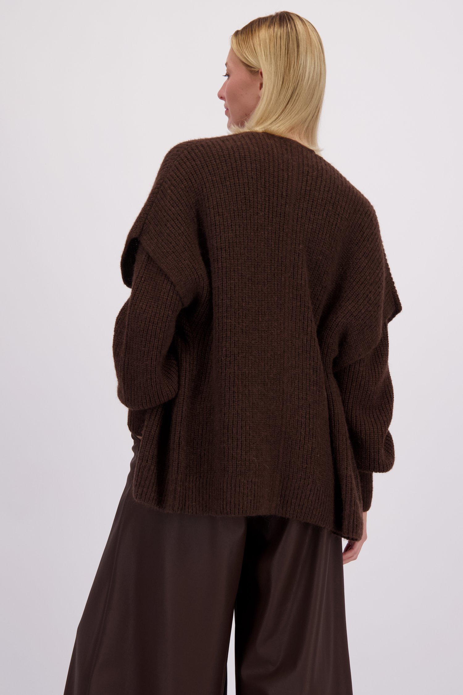 Le dos de Cardigan tricot brun foncé avec laine et mohair de D'Auvry pour Femmes