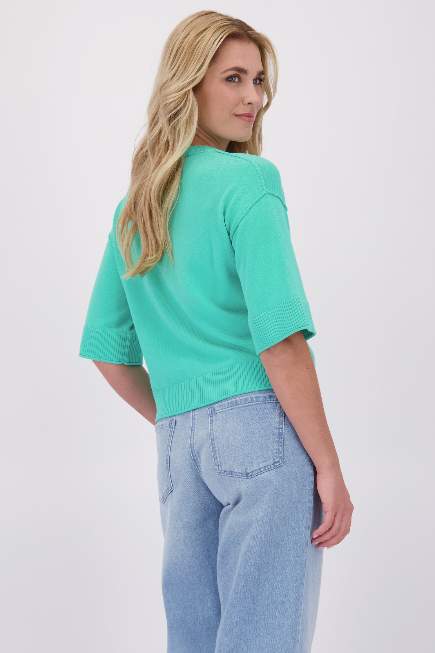 Le dos de Cardigan vert d’eau à manches trois-quarts de Libelle pour Femmes