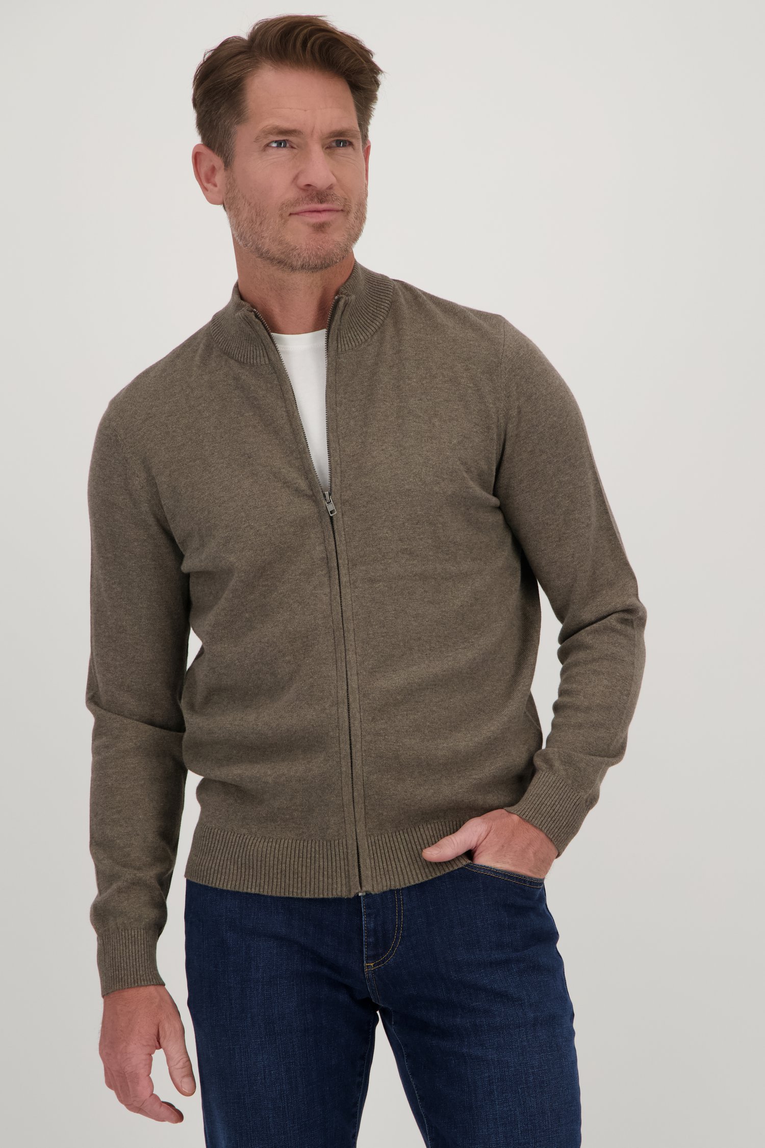 Le devant de Cardigan zippé taupe	 de Dansaert Blue pour Hommes