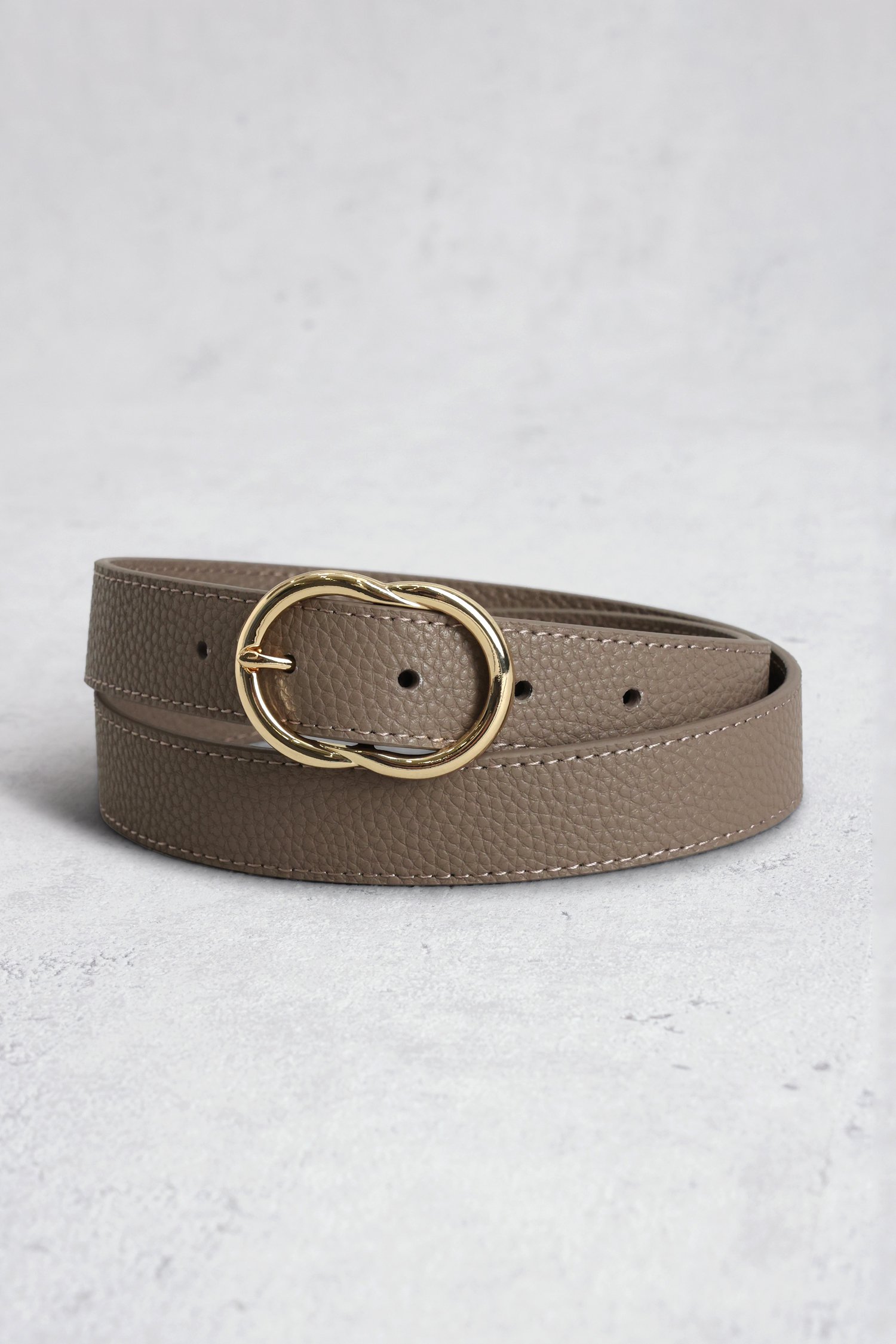 Le devant de Ceinture en cuir taupe de Liberty Island pour Femmes