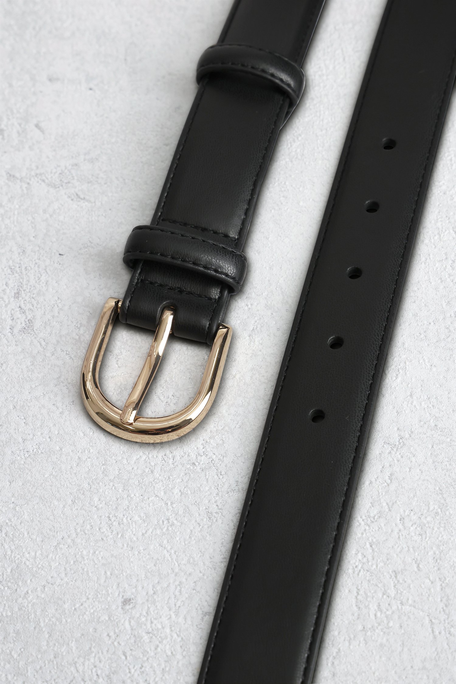 Le dos de Ceinture fine noire avec boucle dorée	 de Liberty Island pour Femmes