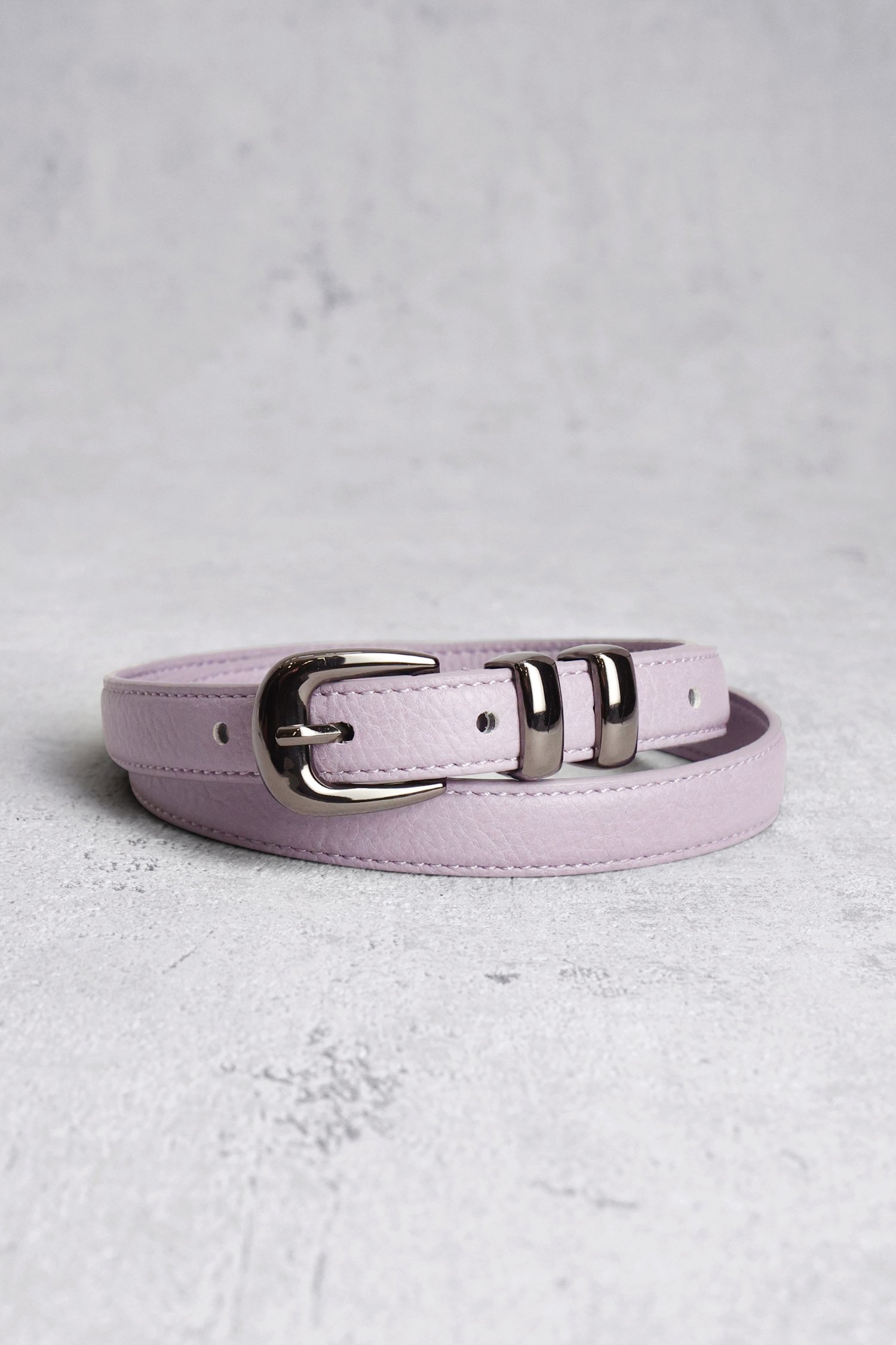 Ceinture violet clair avec boucle gris foncé de Louise pour Femmes