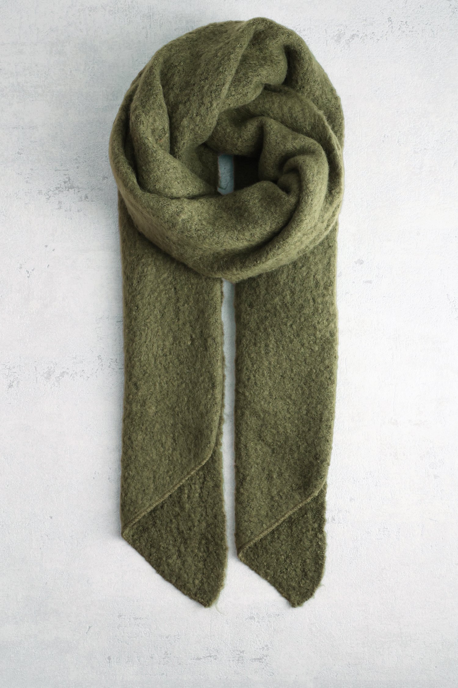 Le devant de Écharpe kaki de Liberty Island pour Femmes