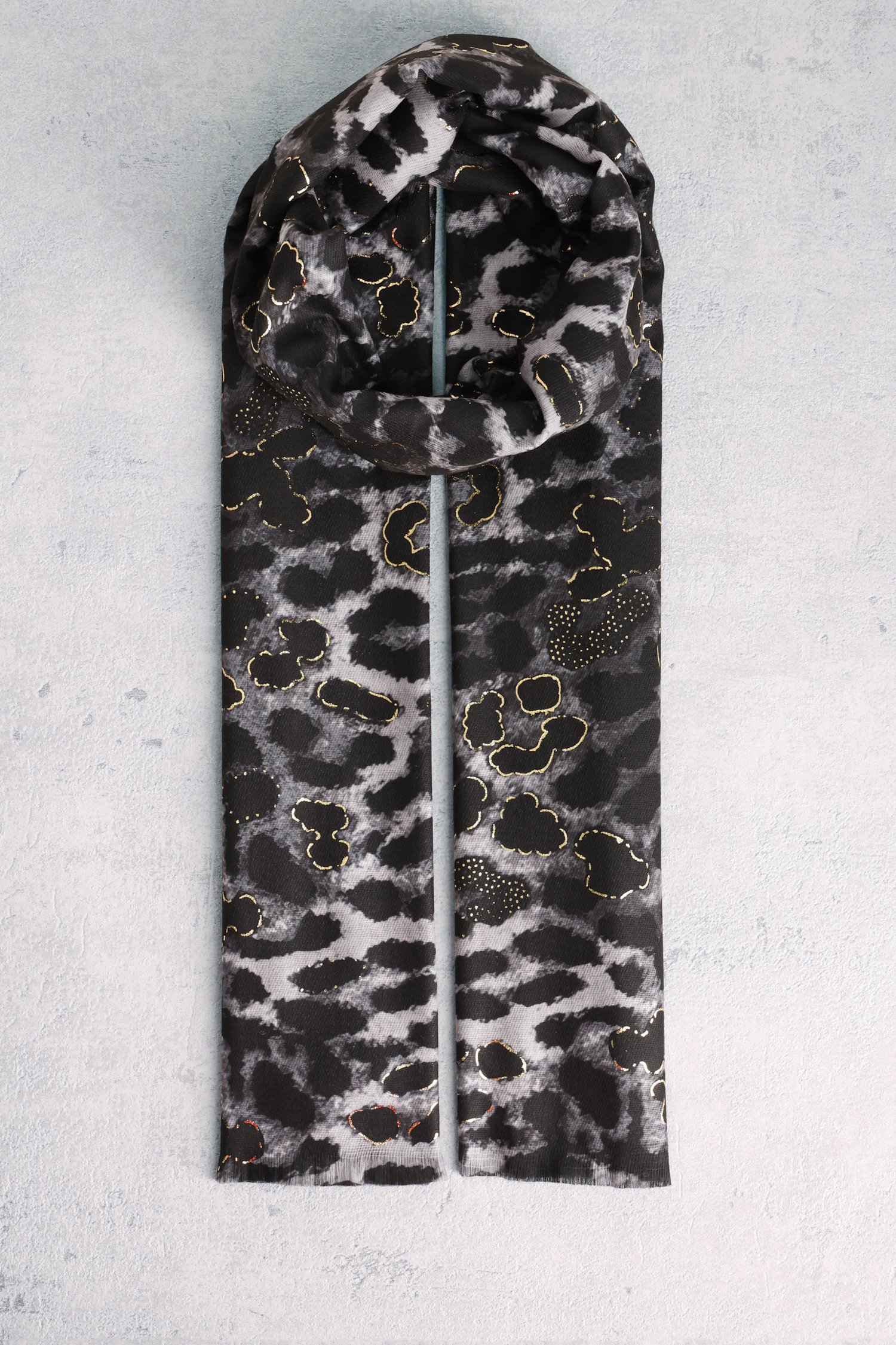 Le devant de Écharpe noire et blanche à imprimé léopard de Liberty Island pour Femmes