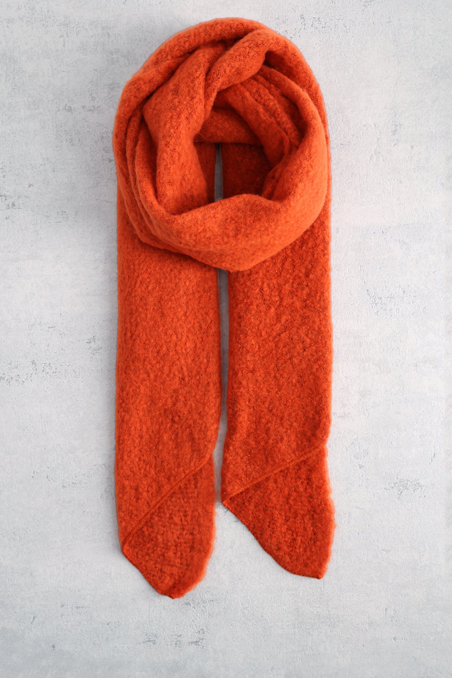 Le devant de Écharpe orange-rouge de Liberty Island pour Femmes