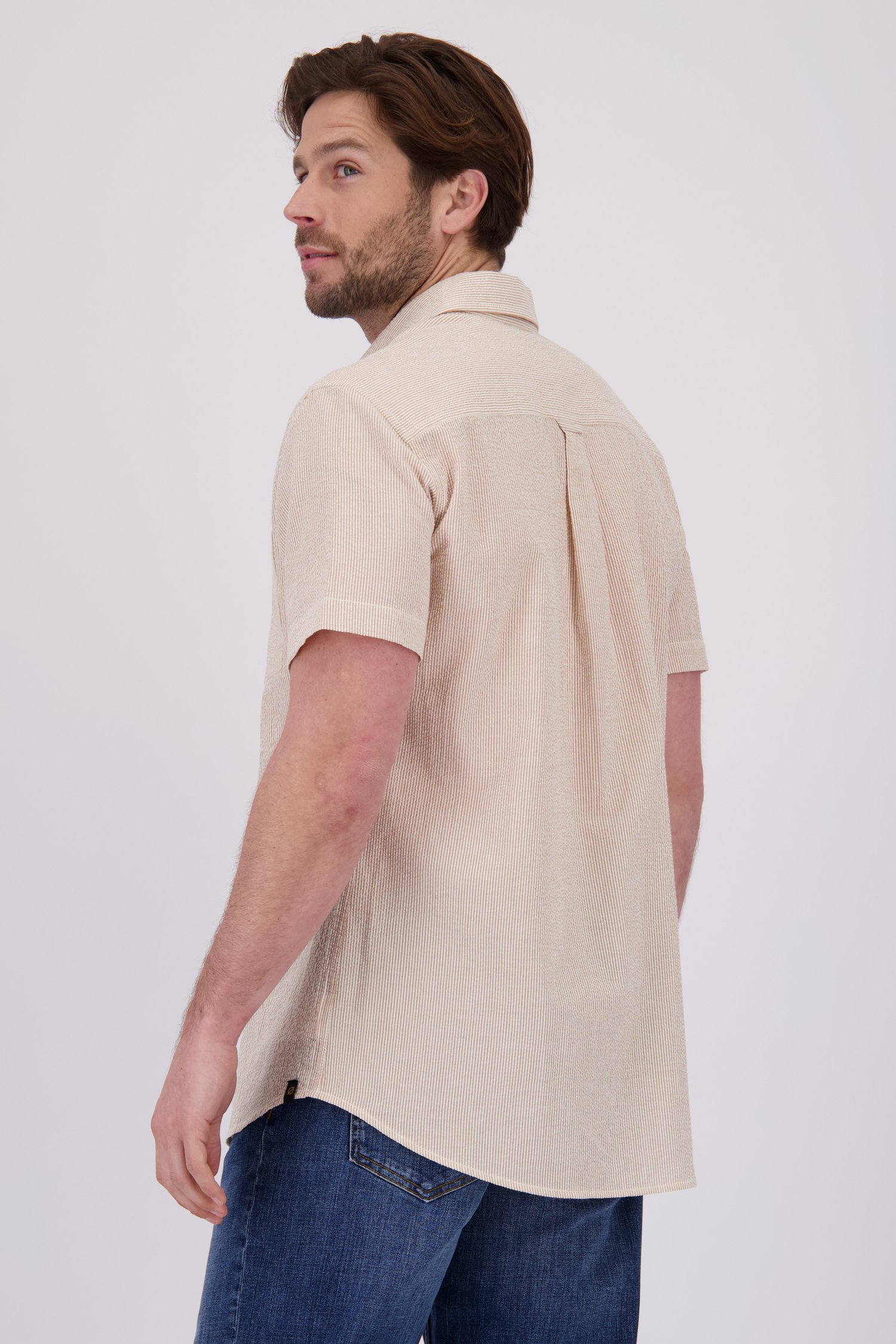 Chemise à manches courtes rayée blanc et marron de Ravøtt pour Hommes
