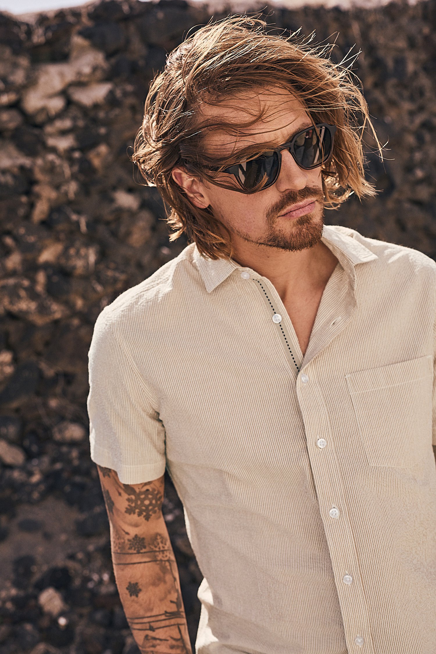 Chemise à manches courtes rayée blanc et marron de Ravøtt pour Hommes
