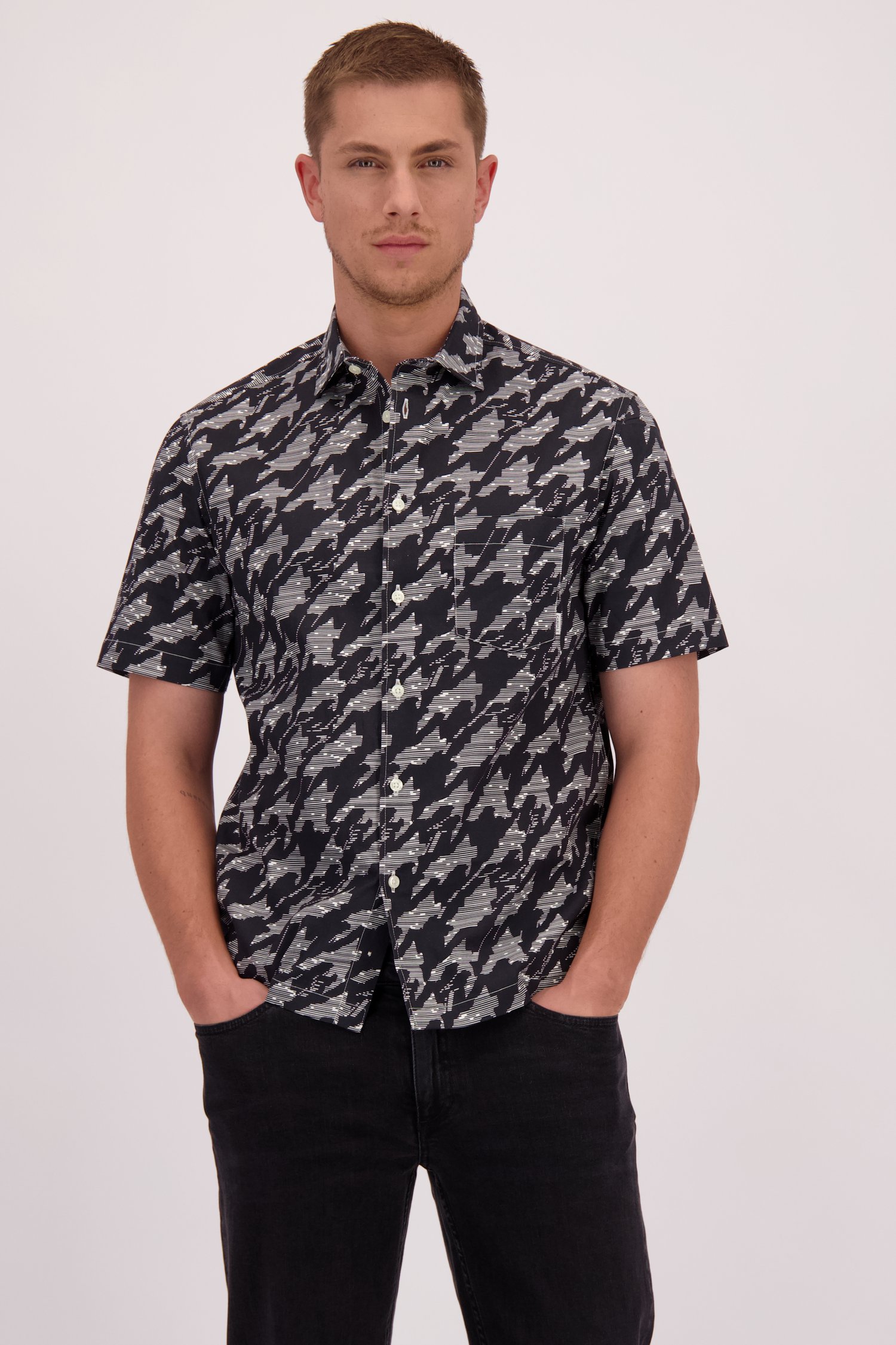 Le devant de Chemise bleu foncé, manches courtes - Regular fit de Casual Five pour Hommes