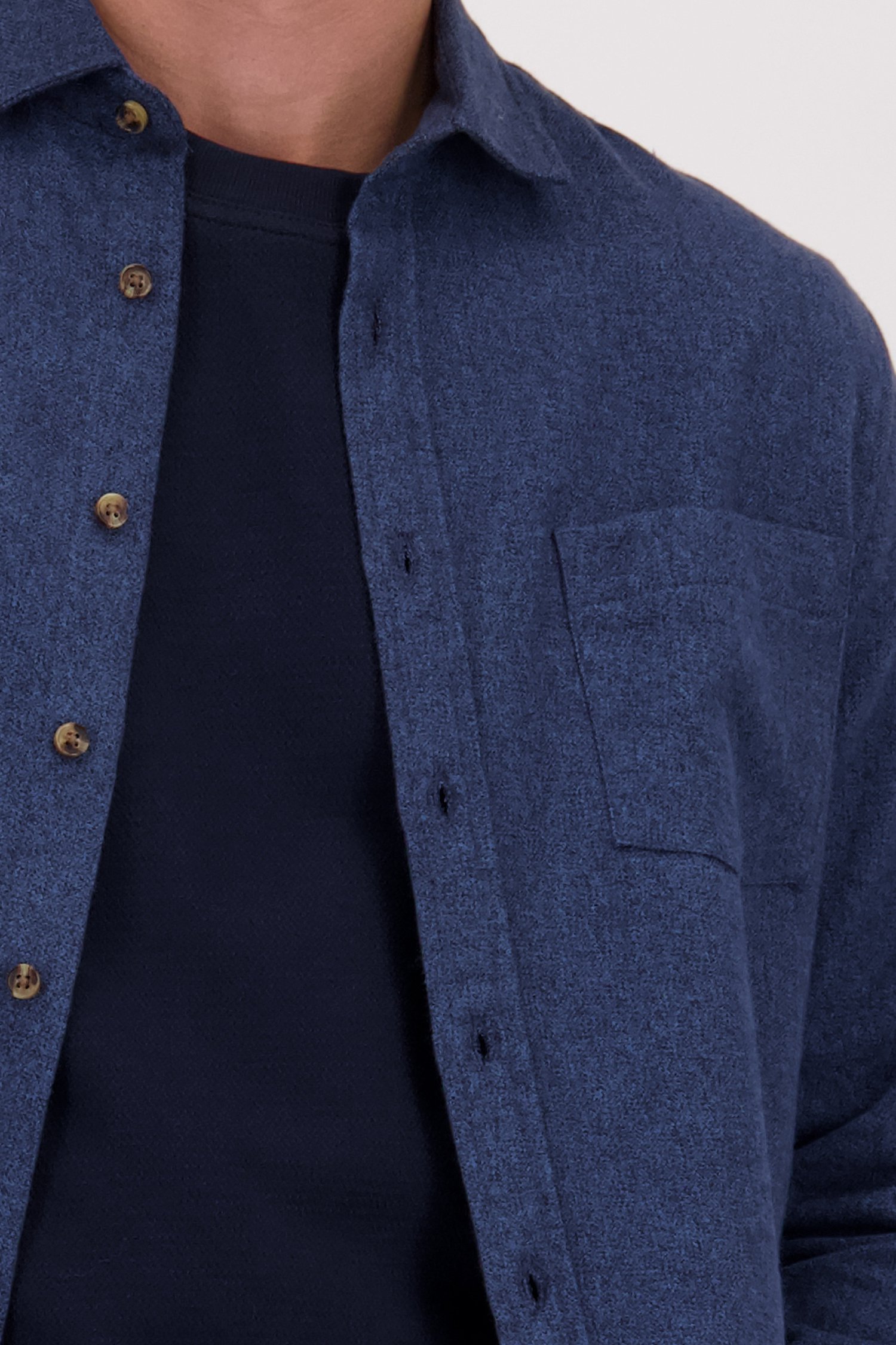 Détail de Chemise bleue chinée – Regular fit  de Ravøtt pour Hommes