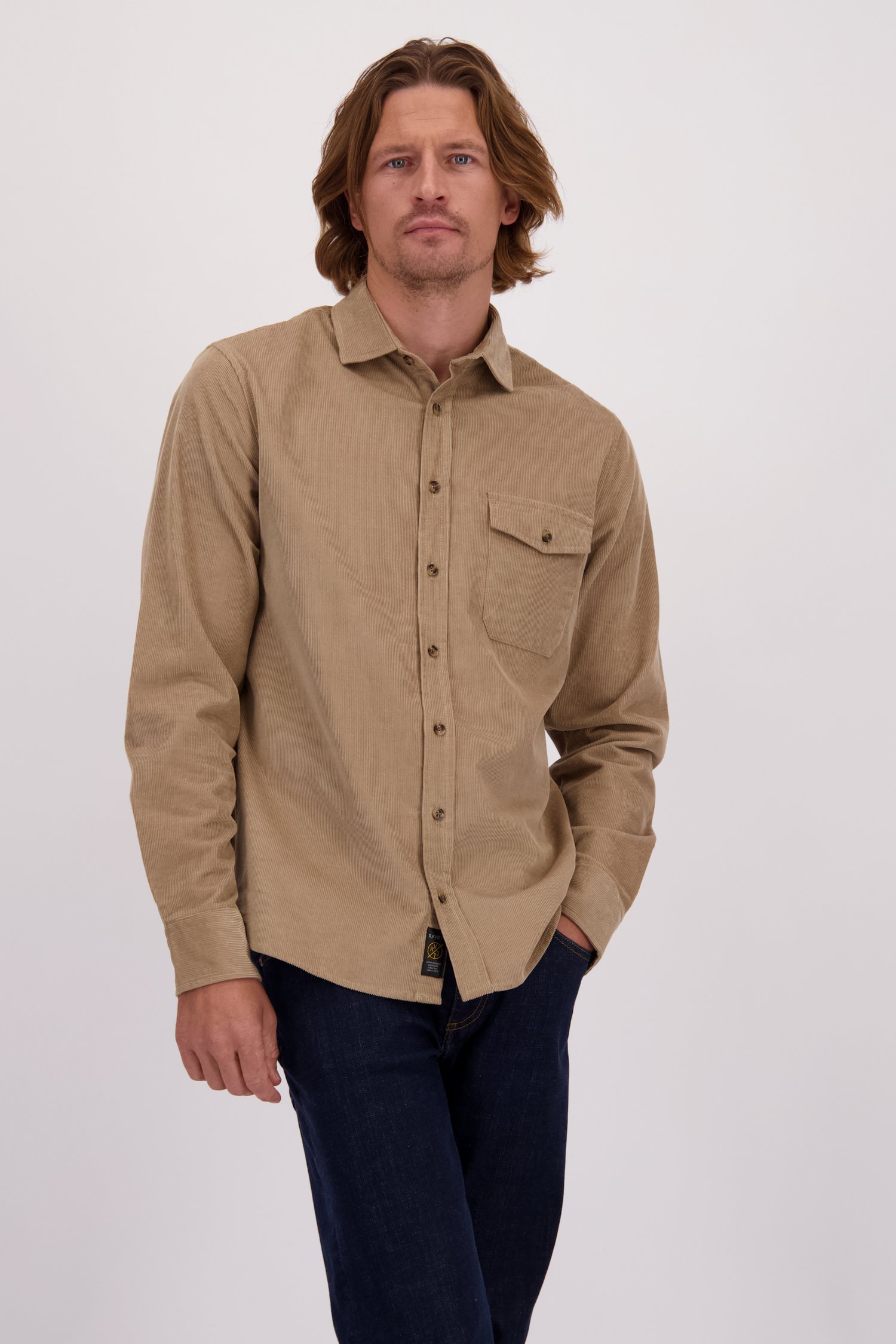 Photo supplémentaire 1 de Chemise en velours côtelé beige clair de Ravøtt pour Hommes