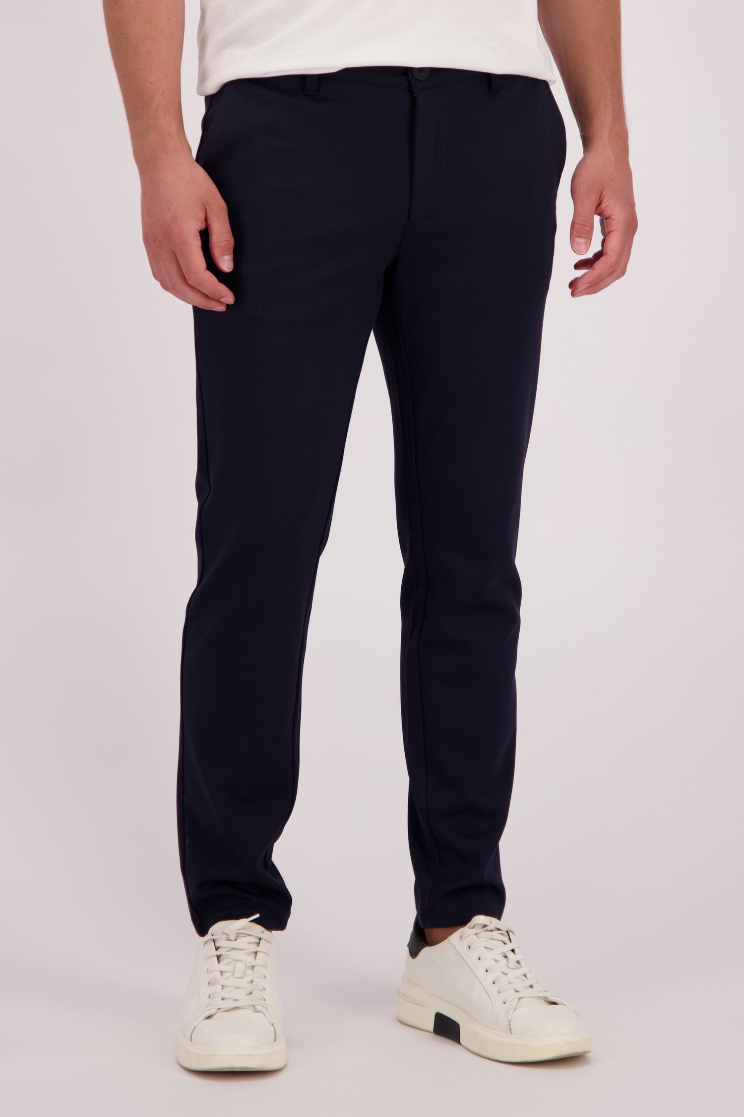 Le devant de  Chino bleu foncé  - Slim fit de Only & Sons pour Hommes
