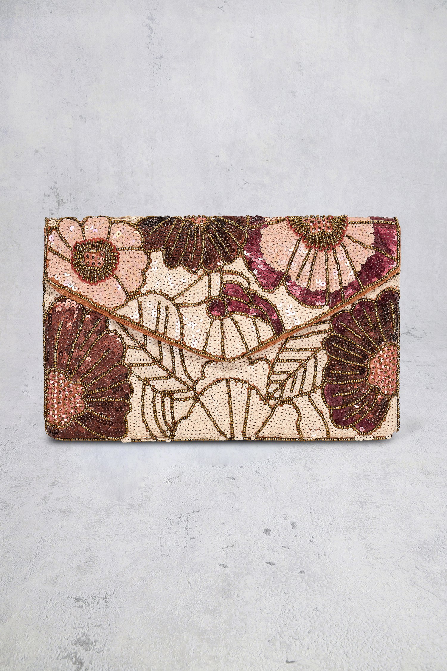 Voorkant van Clutch met bloemenmotief in bruintinten door Bulaggi voor Dames