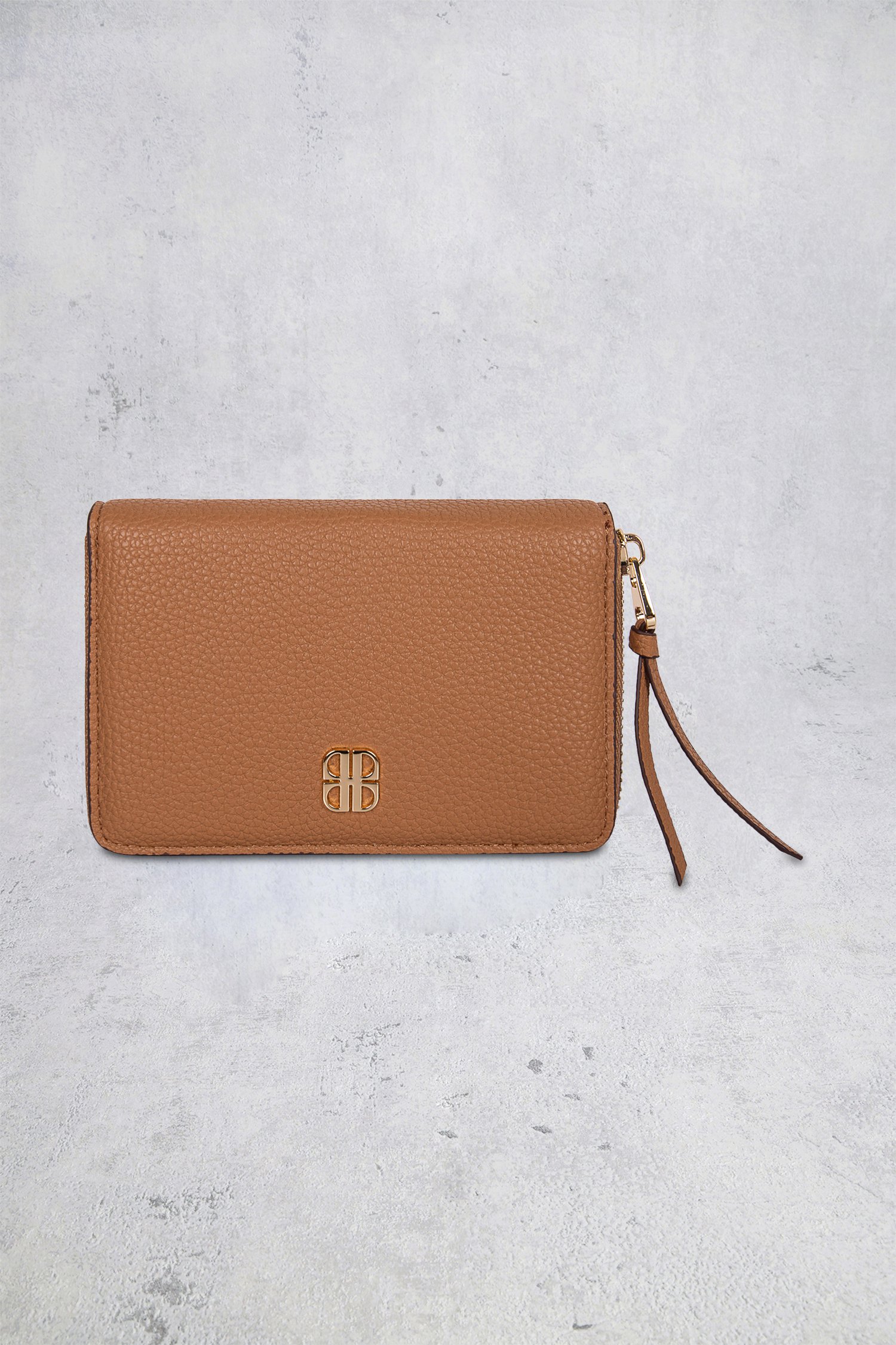 Voorkant van Cognackleurige portemonnee met leather look door Laurent David voor Dames