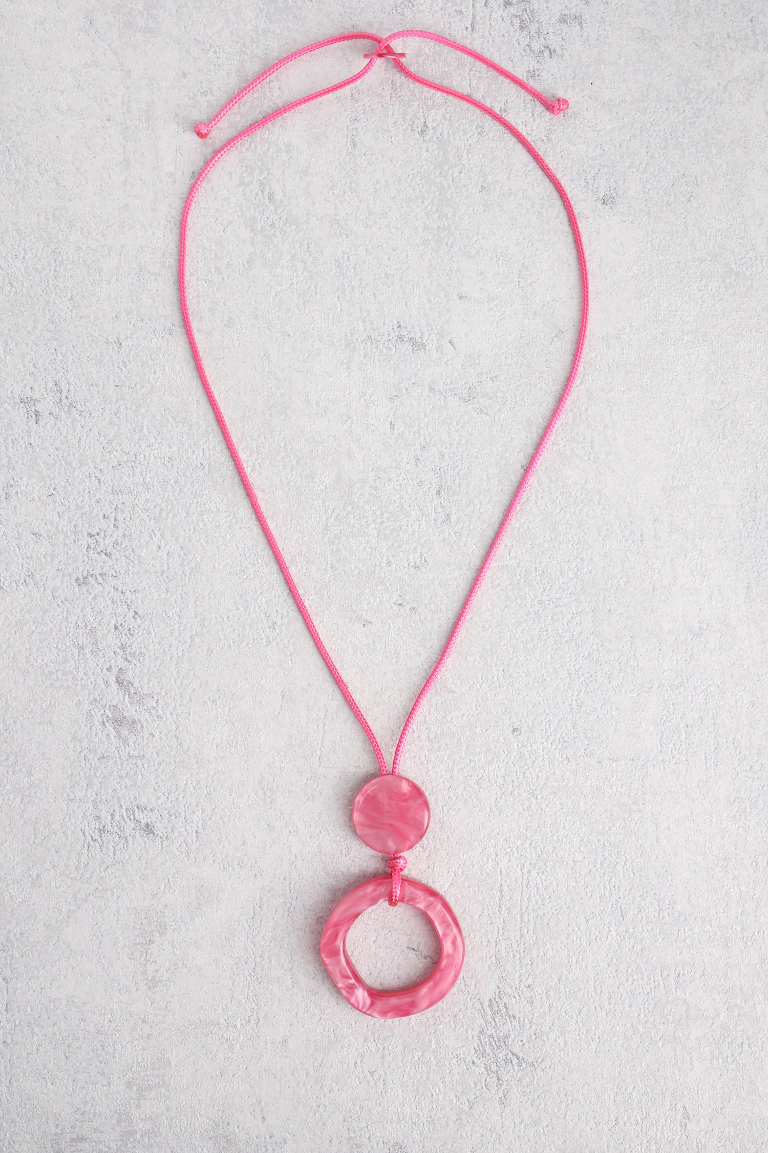 Collier rond fuchsia de Liberty Island pour Femmes
