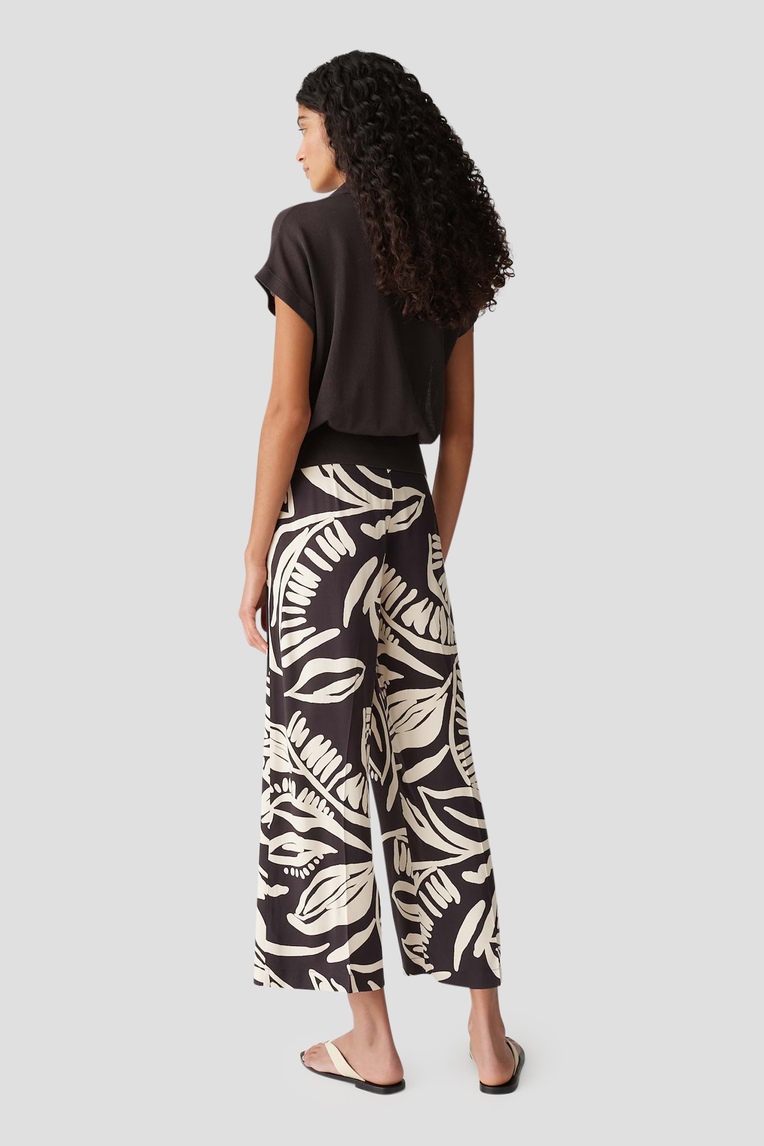 Le dos de Culotte brun foncé à imprimé beige clair de Opus pour Femmes