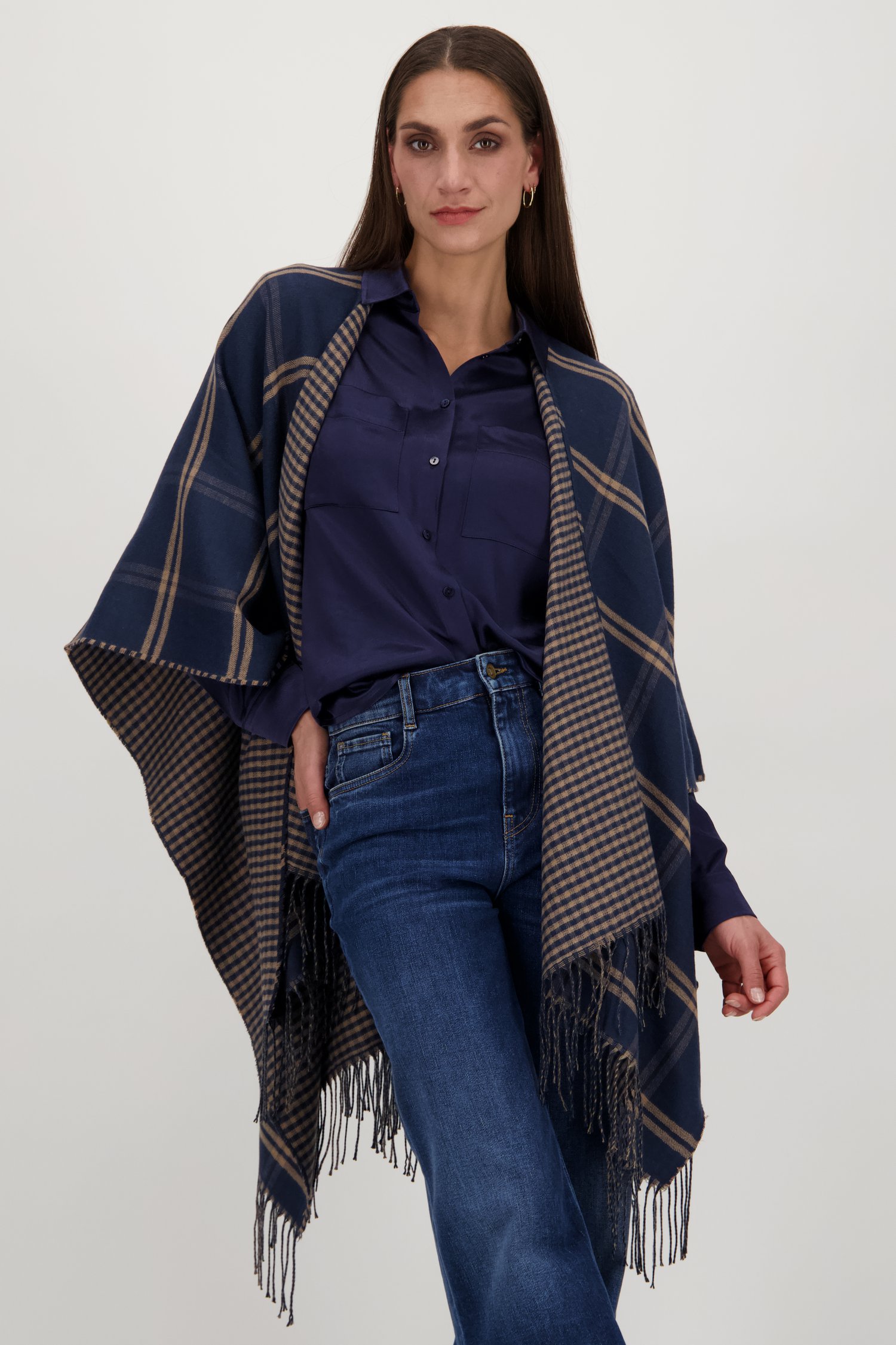 Donkerblauw/beige geruite cape van Opus voor Dames