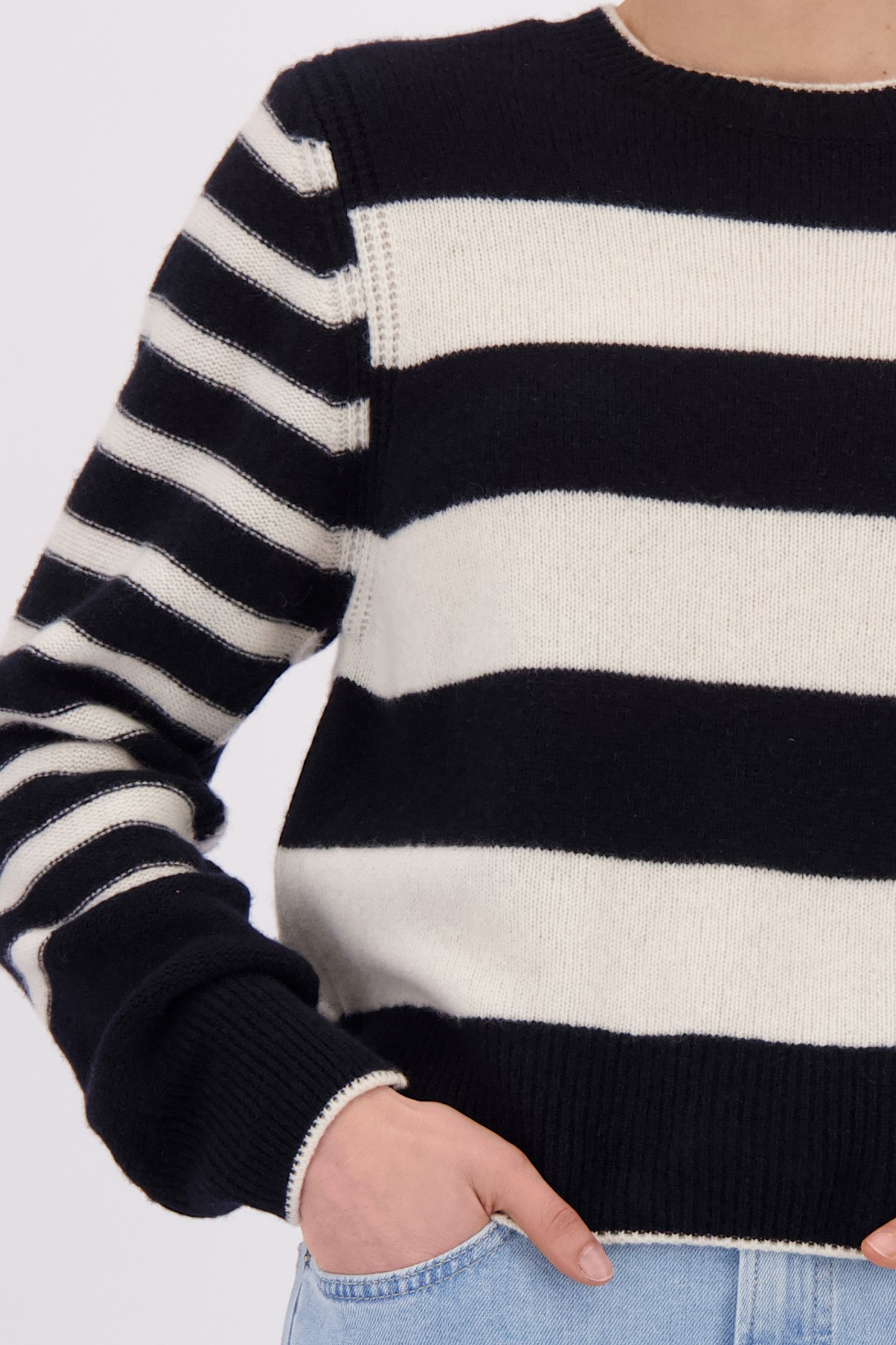 Detail van Donkerblauw - ecru gestreepte trui door Marc O'Polo voor Dames