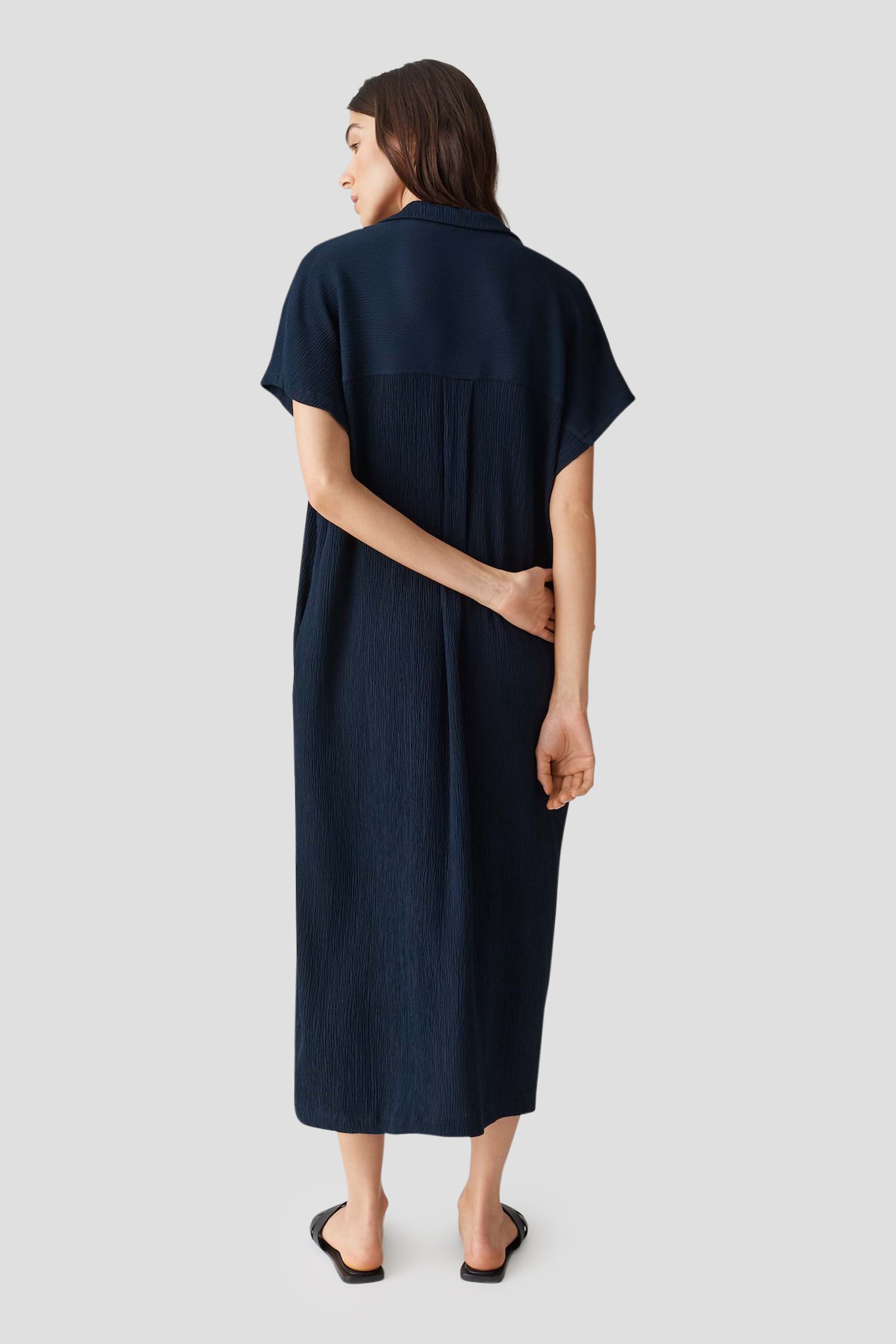Donkerblauw midi kleedje met gewafelde structuur van Opus voor Dames
