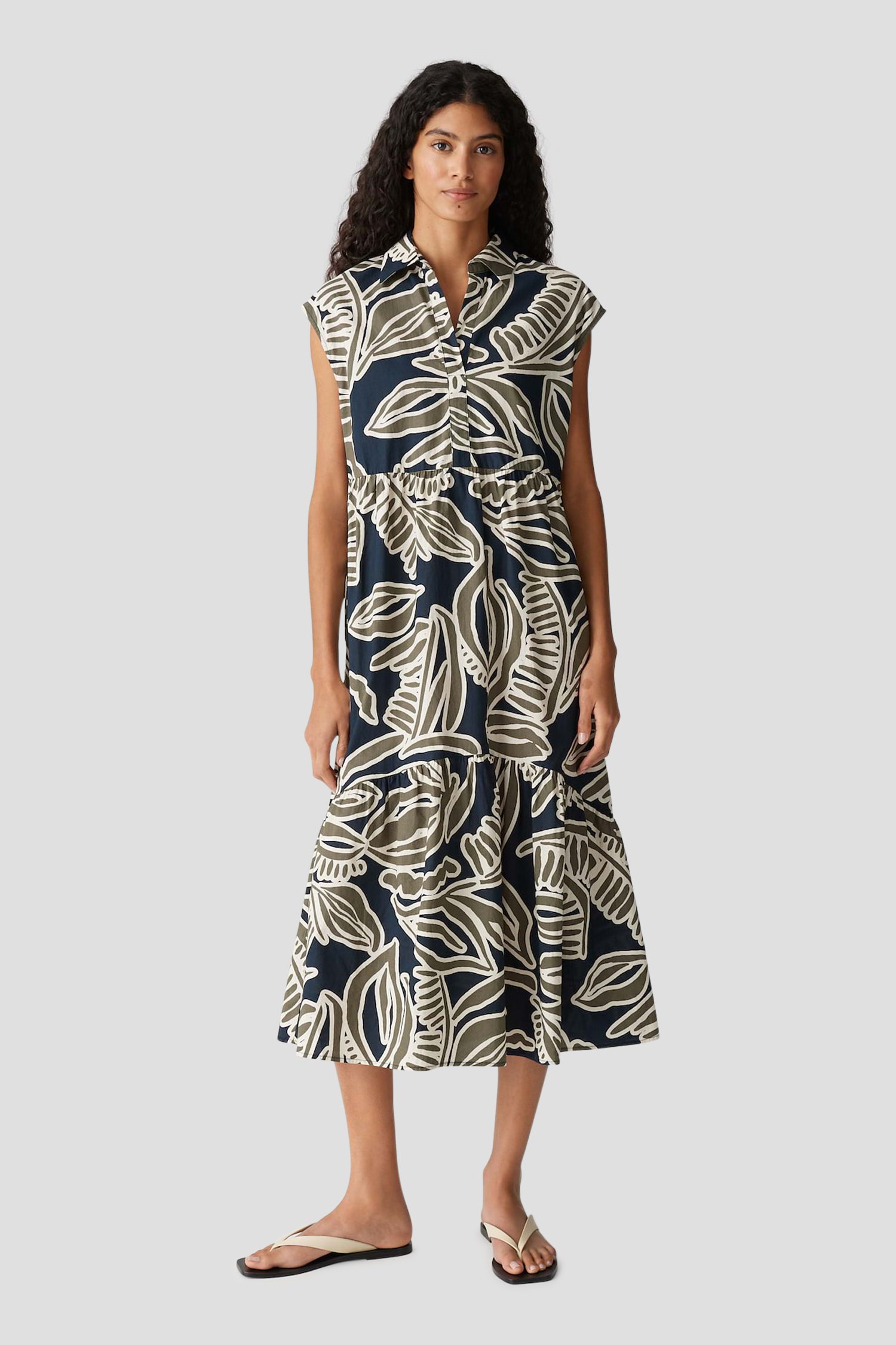 Donkerblauw midi kleedje met groene bladerprint van Opus voor Dames