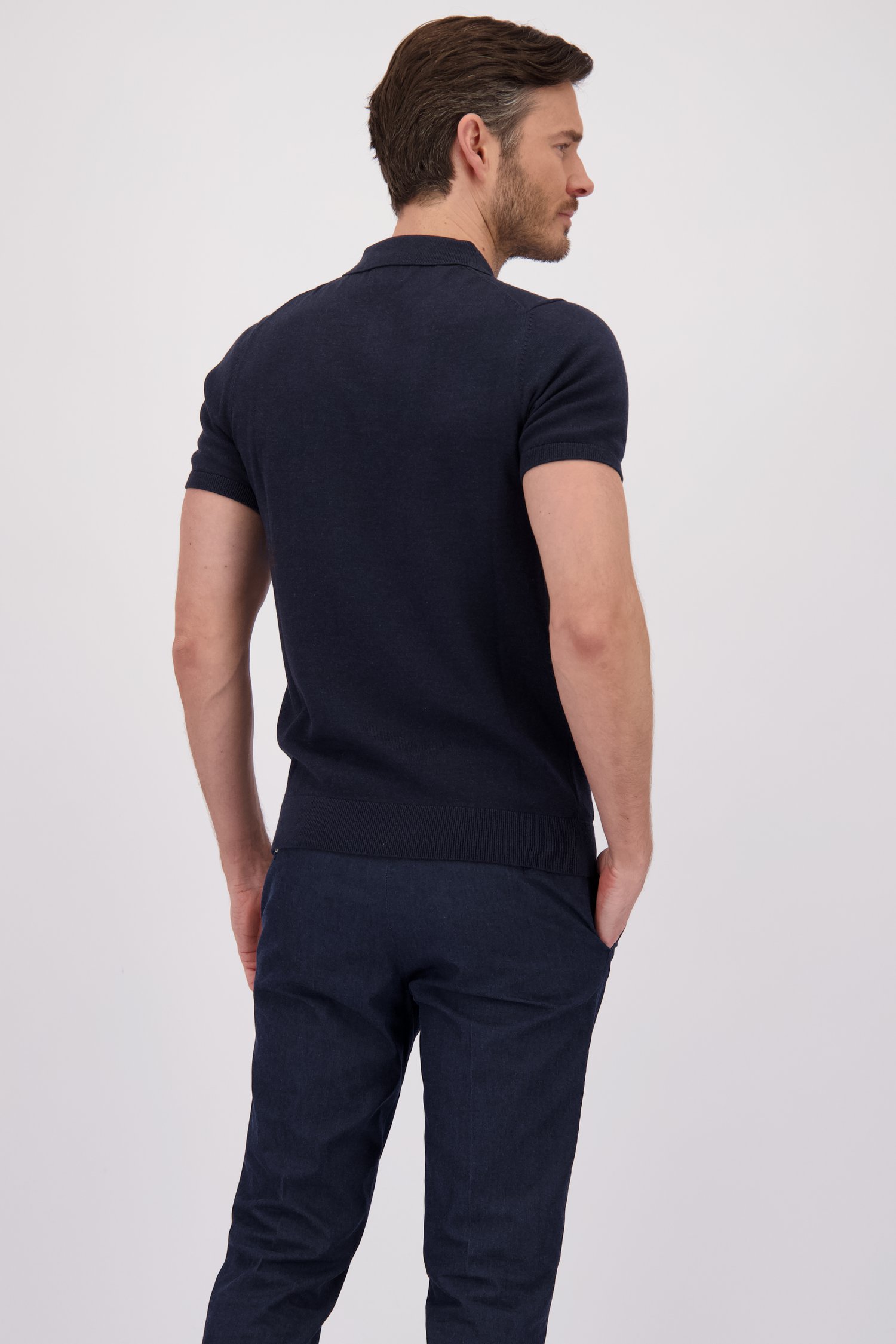 Achterkant van Donkerblauwe gebreide polo met korte mouwen door Michaelis voor Heren