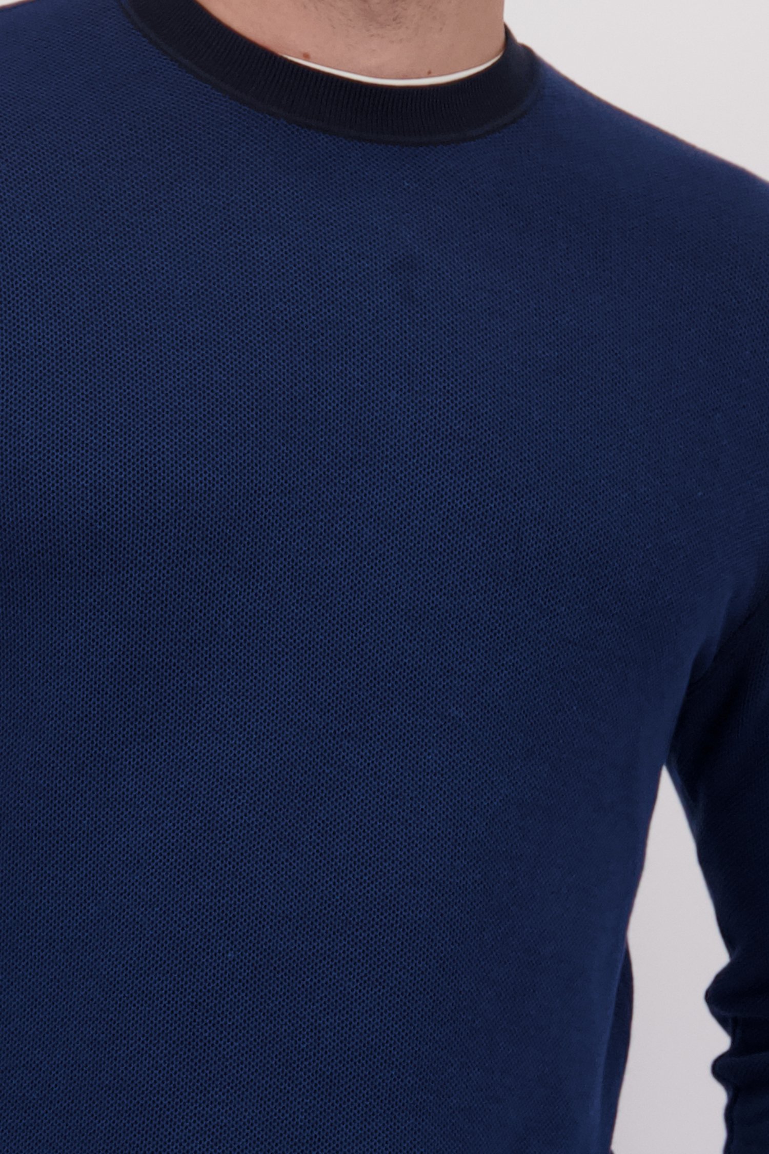 Detail van Donkerblauwe trui met ronde hals  door Upper East voor Heren