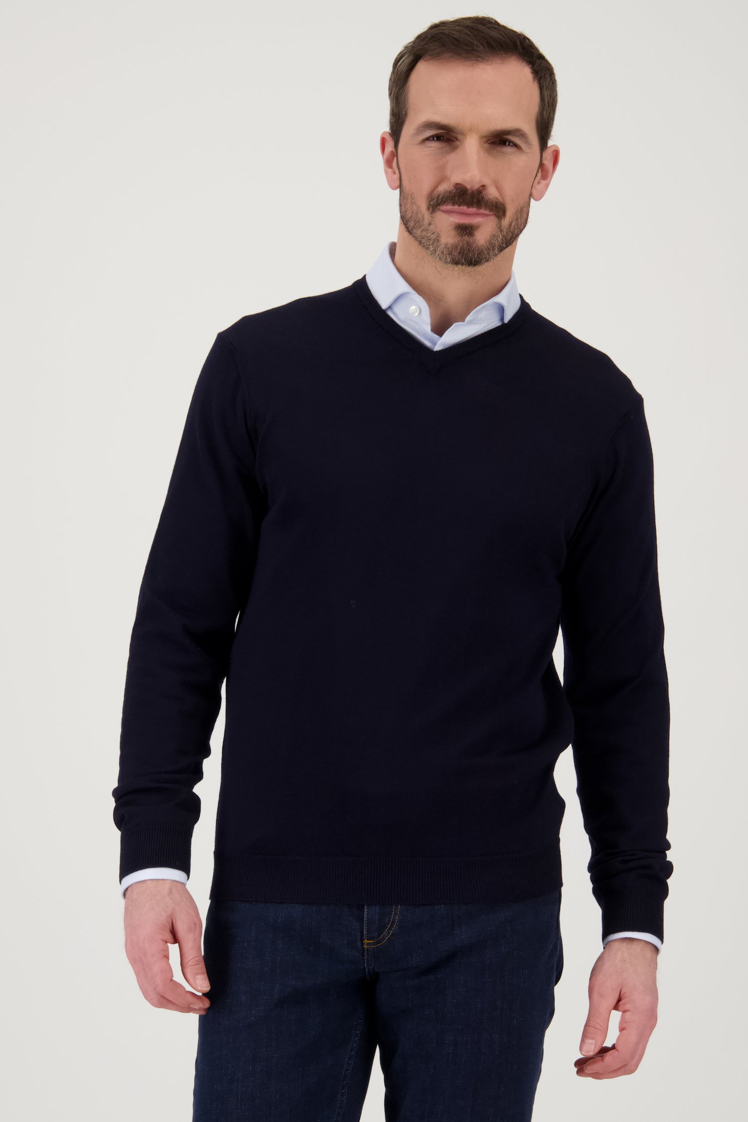 Voorkant van Donkerblauwe trui met V-hals en wol door Dansaert Black Premium voor Heren