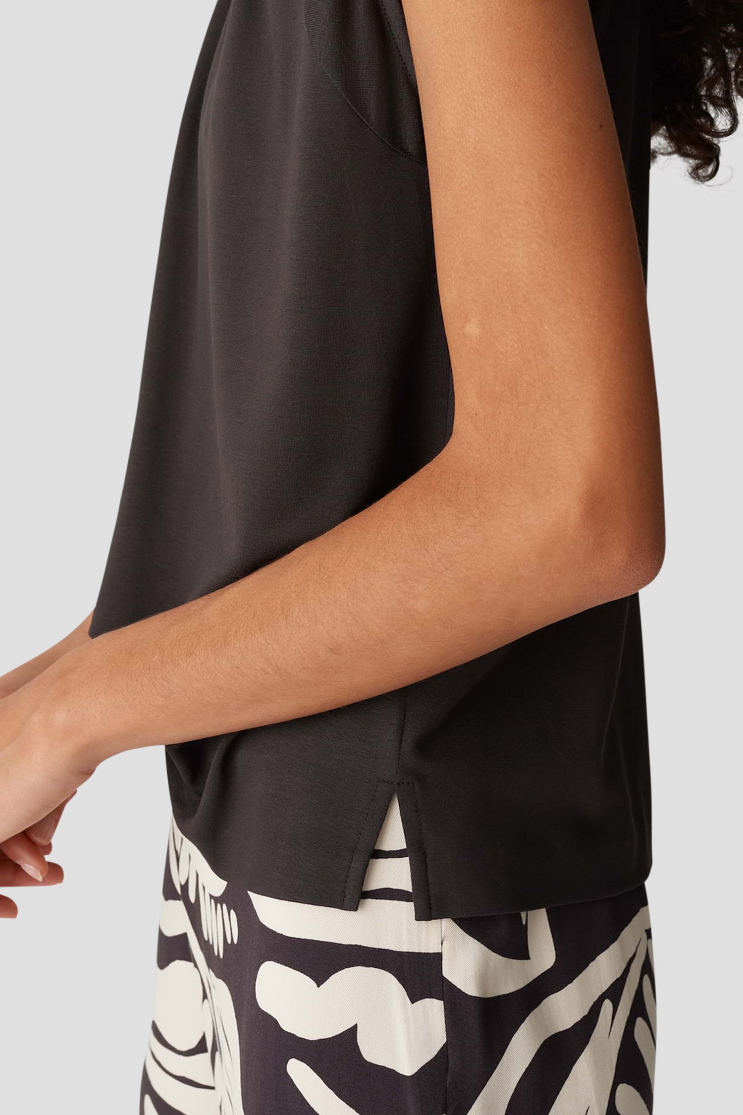 Donkerbruin T-shirt met plooitjes van Opus voor Dames
