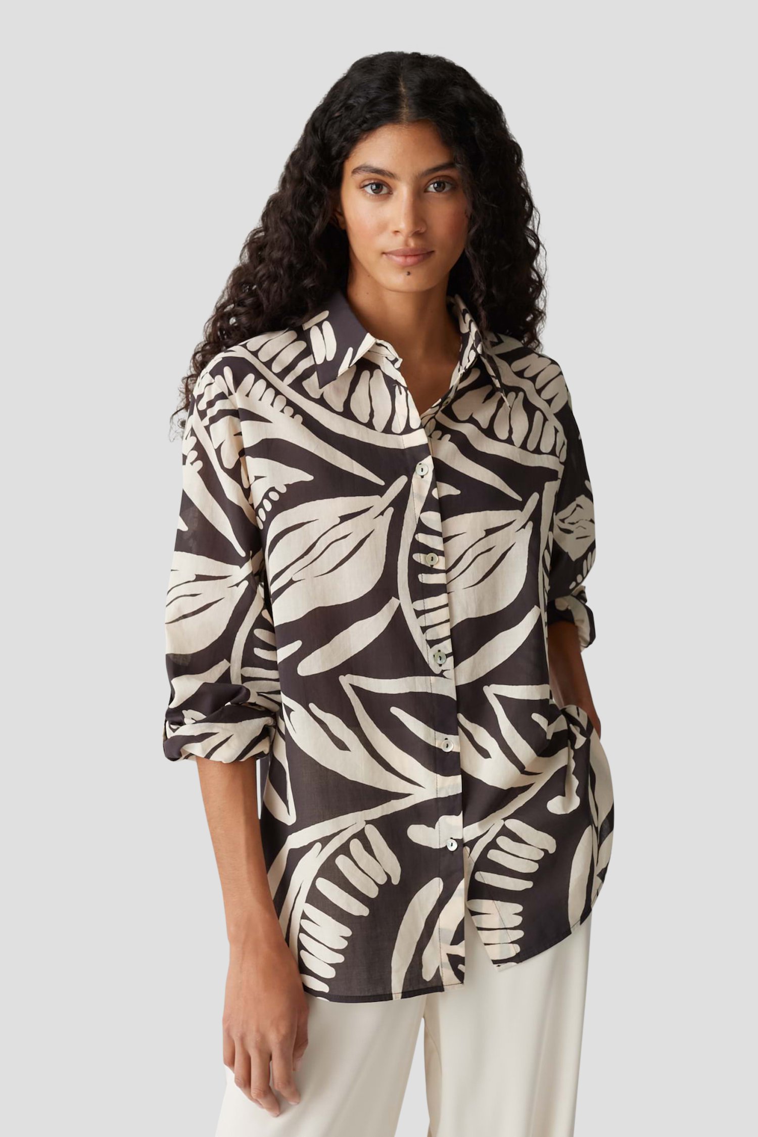 Donkerbruine blouse met lichtbeige print van Opus voor Dames