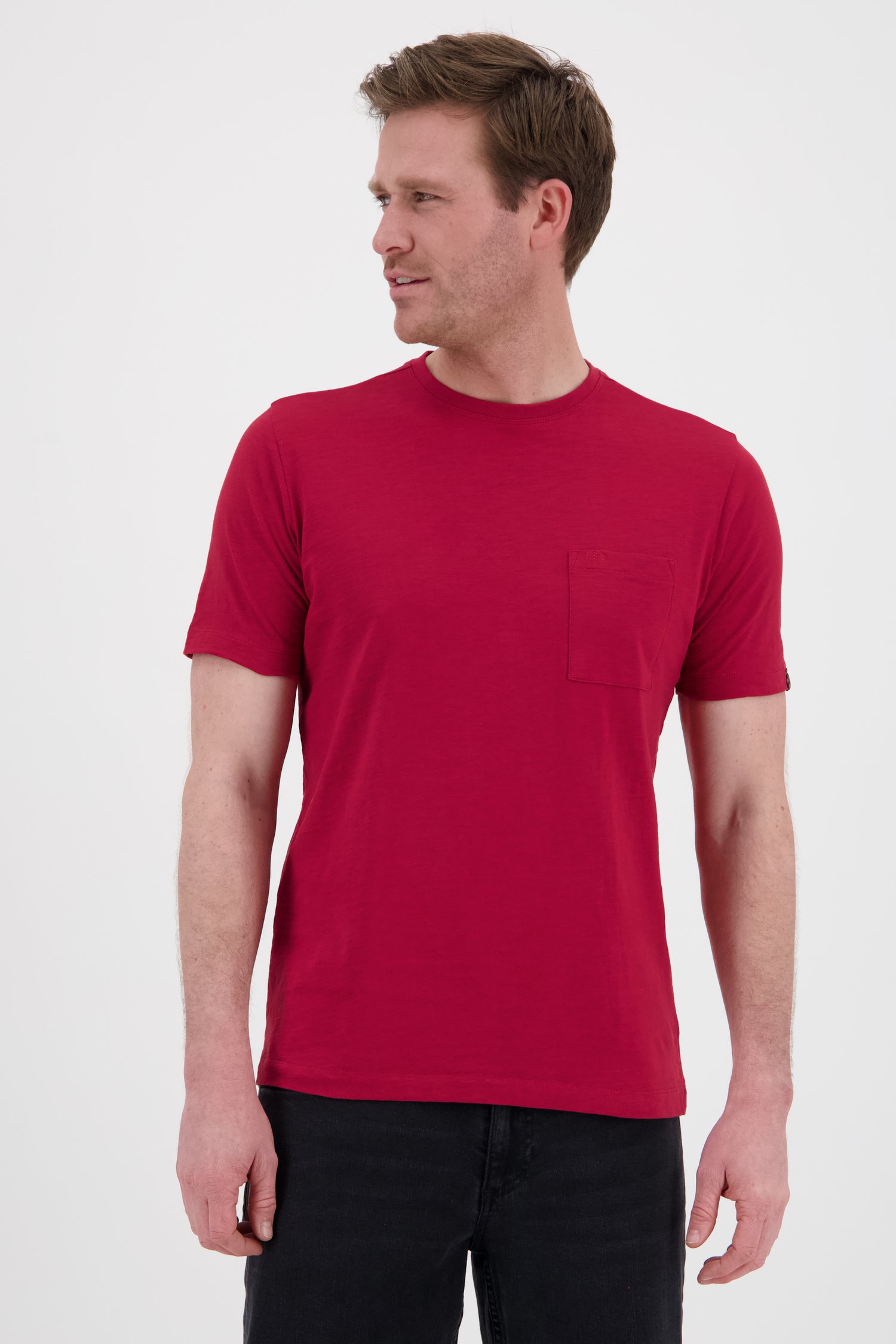 Donkerrood T-shirt met borstzak van Ravøtt voor Heren