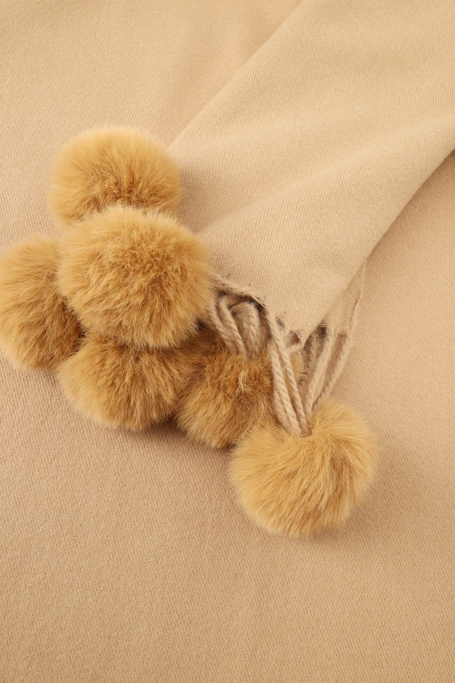 Écharpe d'hiver beige avec pompons de Liberty Island pour Femmes