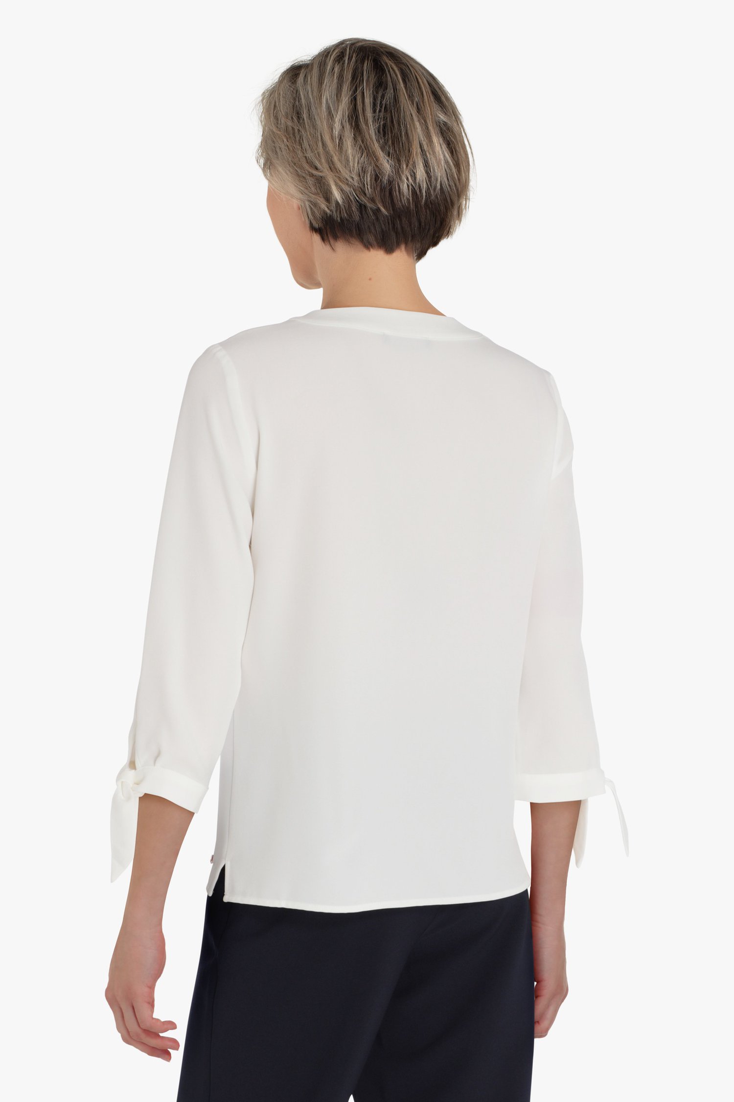 Ecru blouse met V-hals van Claude Arielle voor Dames