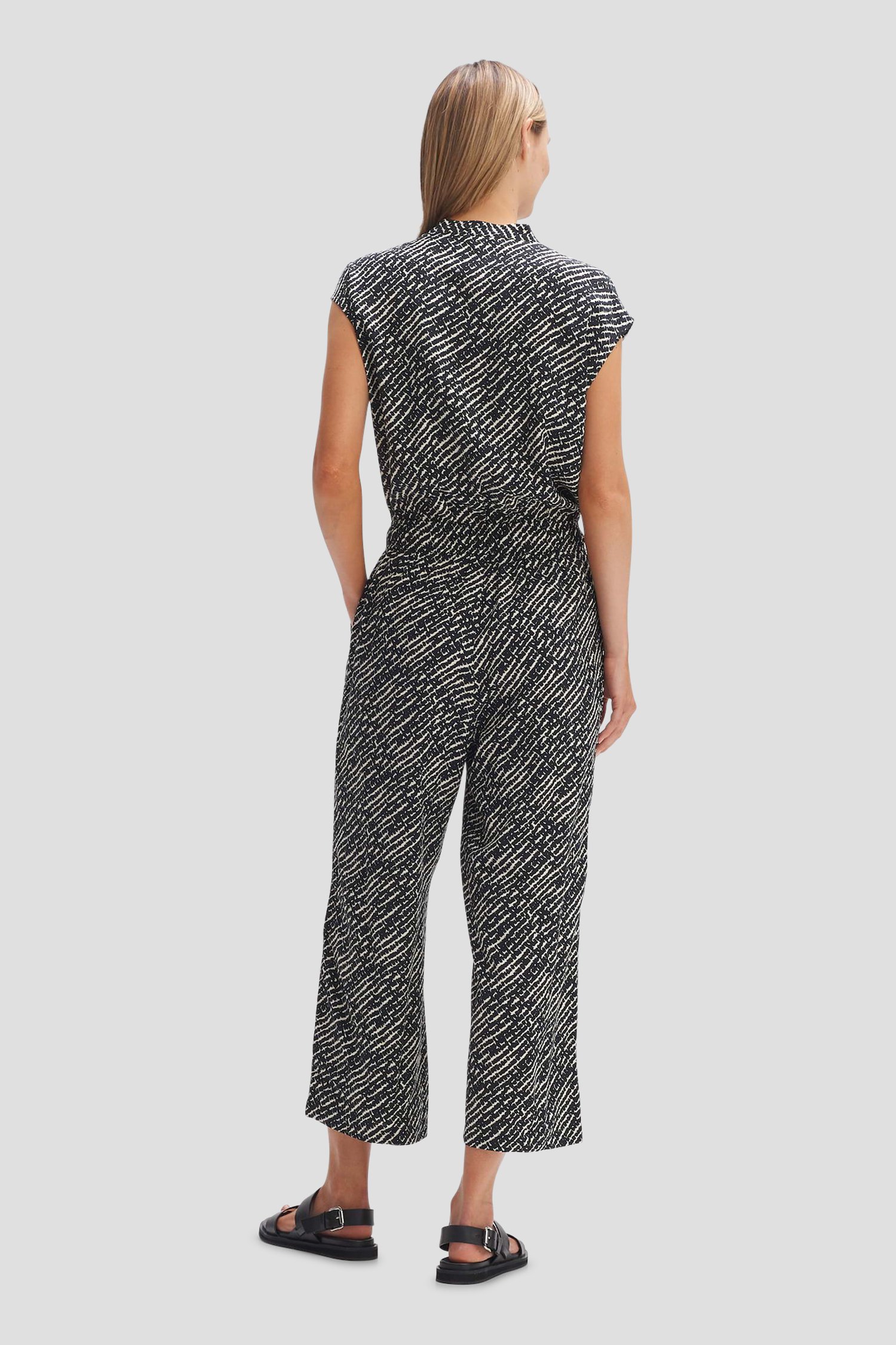 Achterkant van Ecru jumpsuit met zwarte print door Opus voor Dames