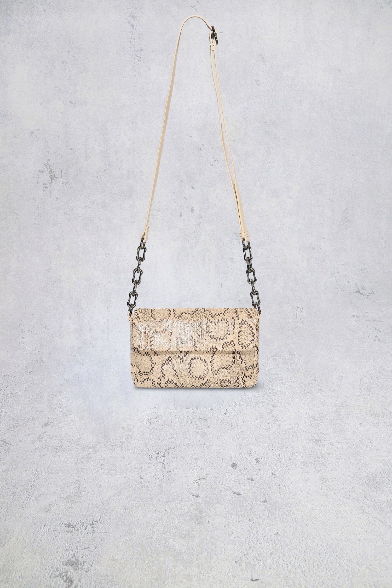 Voorkant van Ecru schoudertas met slangenprint door Bulaggi voor Dames