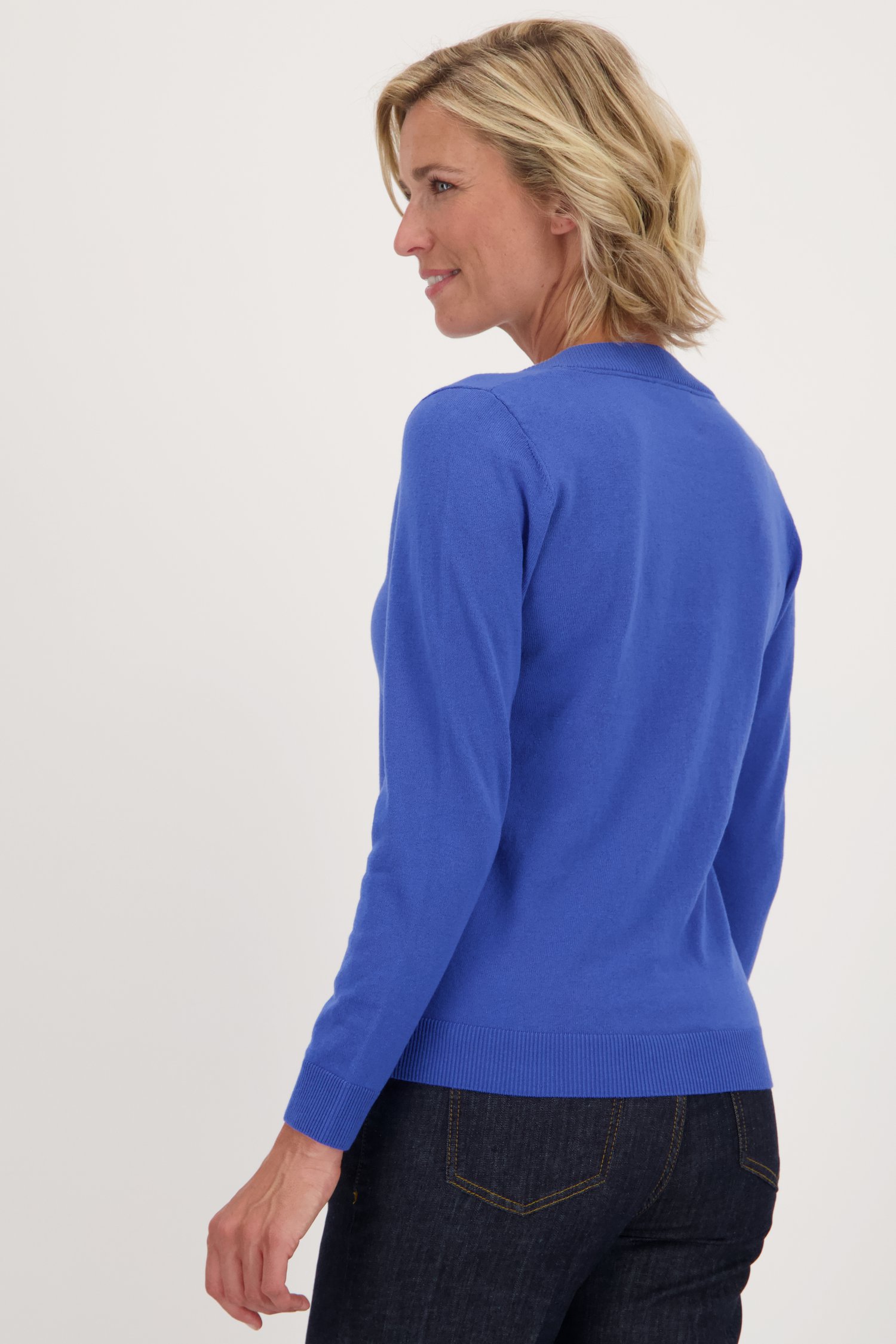 Achterkant van Fijn blauw truitje  door Claude Arielle voor Dames