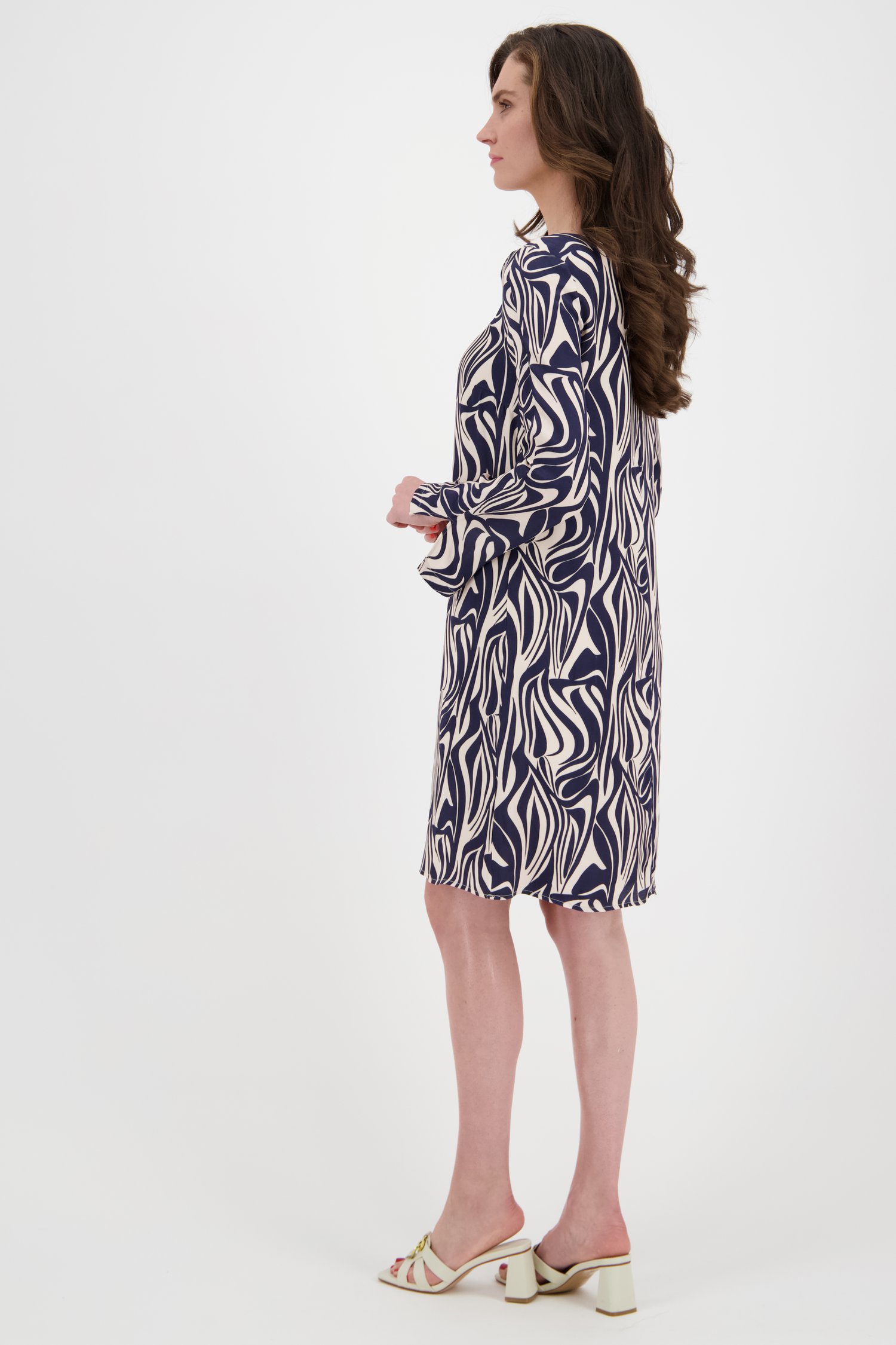 Fijn kleedje met ecru-navy print van More & More voor Dames
